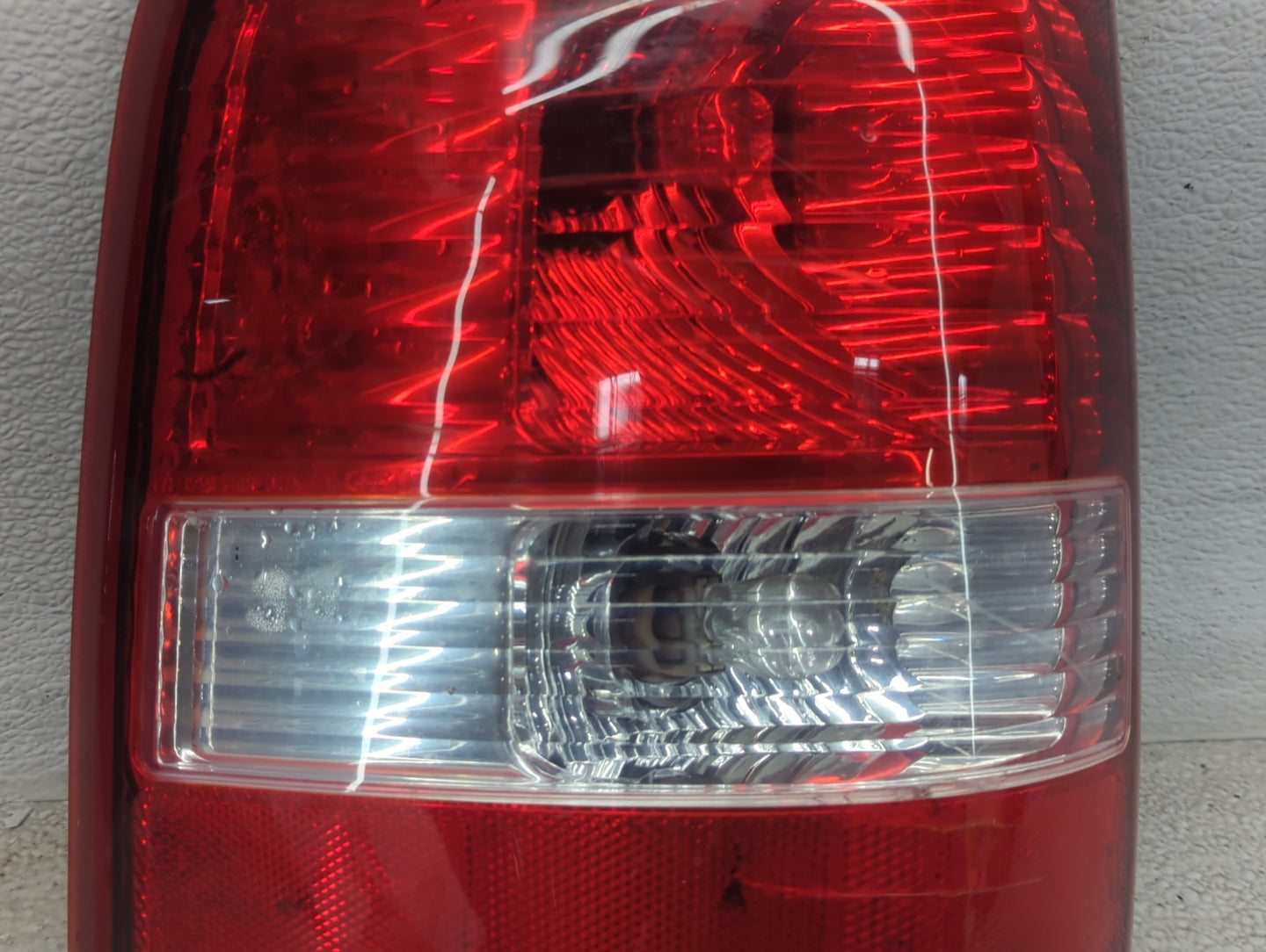 2004-2008 Ford F-150 Tail Light Assembly Driver Left OEM P/N:4L34-13B505-A Fits Fits 2004 2005 2006 2007 2008 OEM Used Auto 