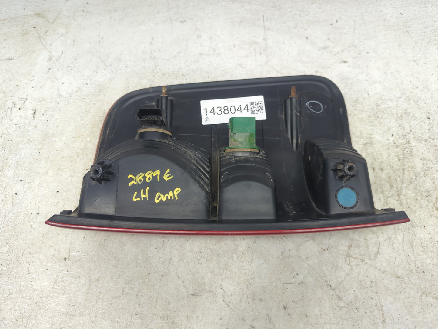 2004-2008 Ford F-150 Tail Light Assembly Driver Left OEM P/N:4L34-13B505-A Fits Fits 2004 2005 2006 2007 2008 OEM Used Auto 