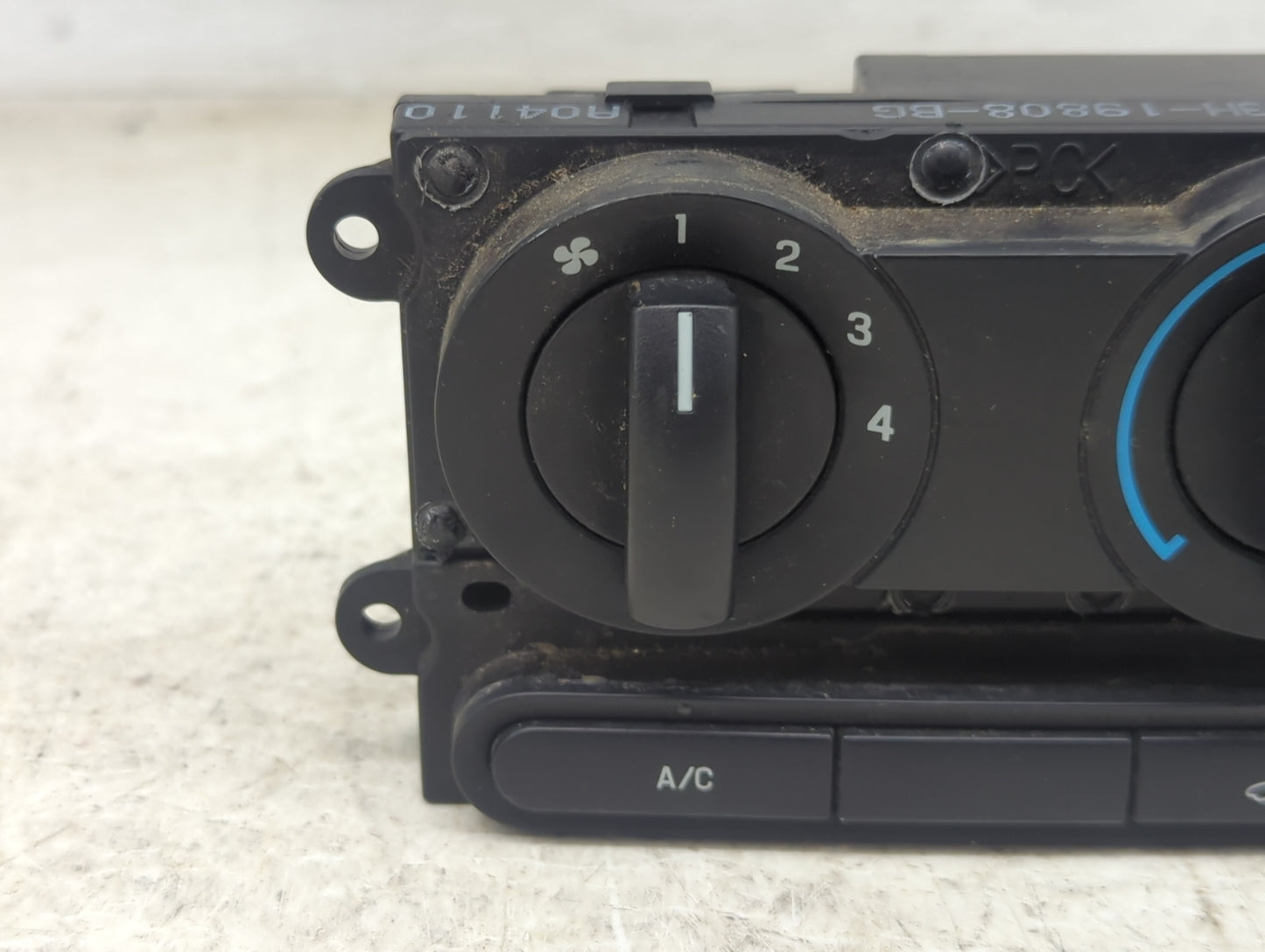 2004-2008 Ford F-150 Climate Control Module Temperature AC/Heater Replacement P/N:4L3H-19808-BG Fits Fits 2004 2005 2006 200