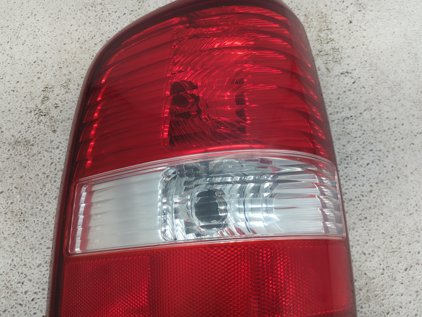2004-2008 Ford F-150 Tail Light Assembly Driver Left OEM P/N:6L34-13B505-B 6L34-13B505-A Fits Fits 2004 2005 2006 2007 2008 