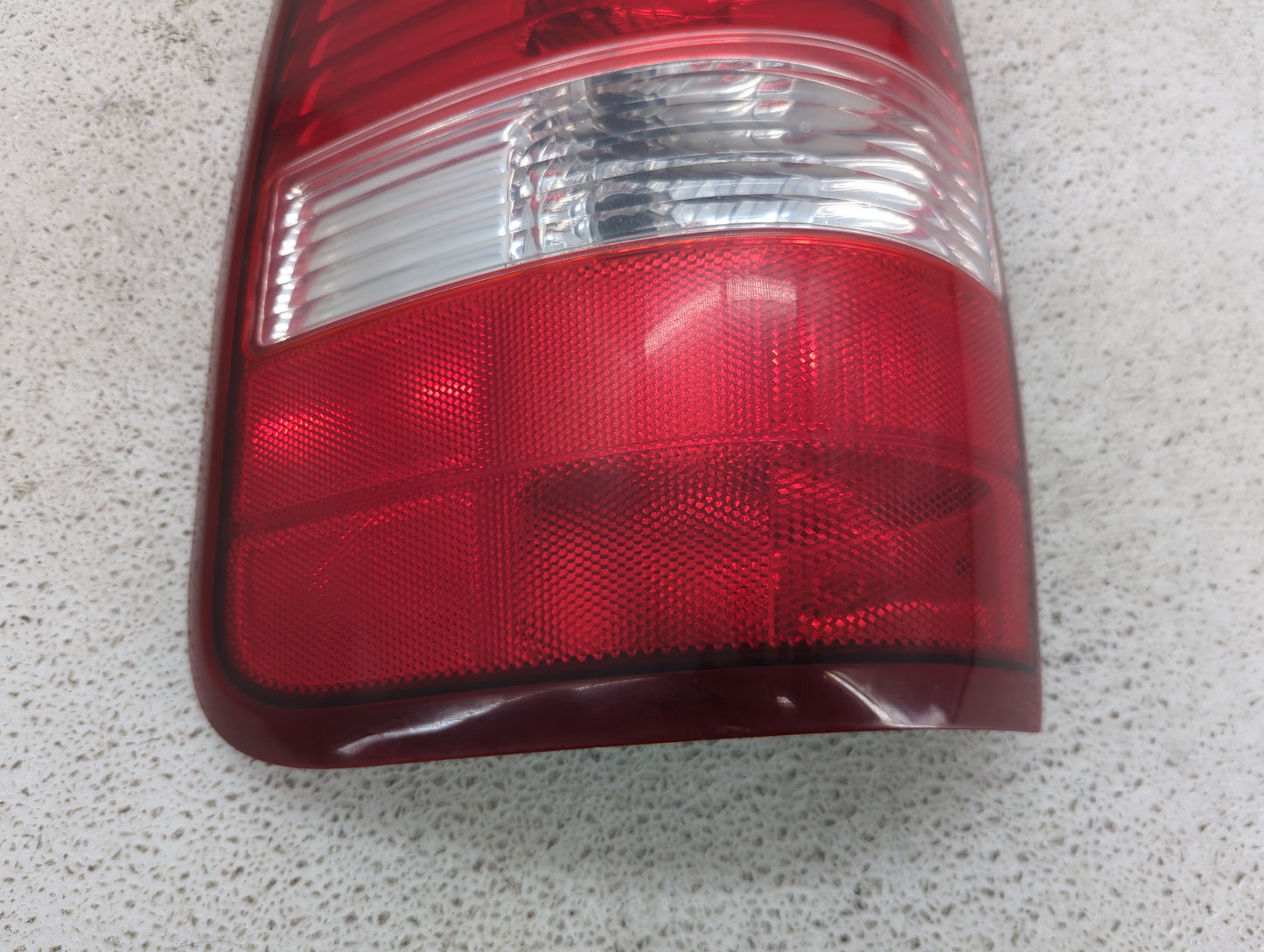 2004-2008 Ford F-150 Tail Light Assembly Driver Left OEM P/N:6L34-13B505-B 6L34-13B505-A Fits Fits 2004 2005 2006 2007 2008 
