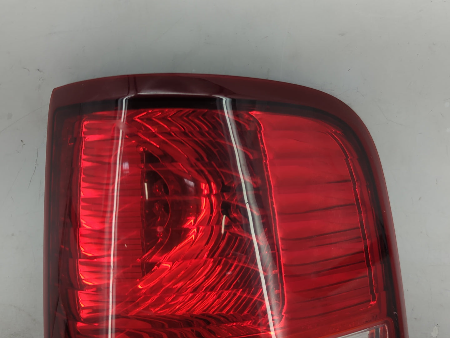 2004-2008 Ford F-150 Tail Light Assembly Passenger Right OEM P/N:4L34-13B504-A Fits Fits 2004 2005 2006 2007 2008 OEM Used A