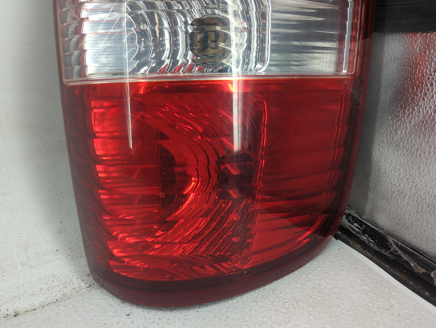 2004-2008 Ford F-150 Tail Light Assembly Driver Left OEM P/N:4L34-13B505-A Fits Fits 2004 2005 2006 2007 2008 OEM Used Auto 