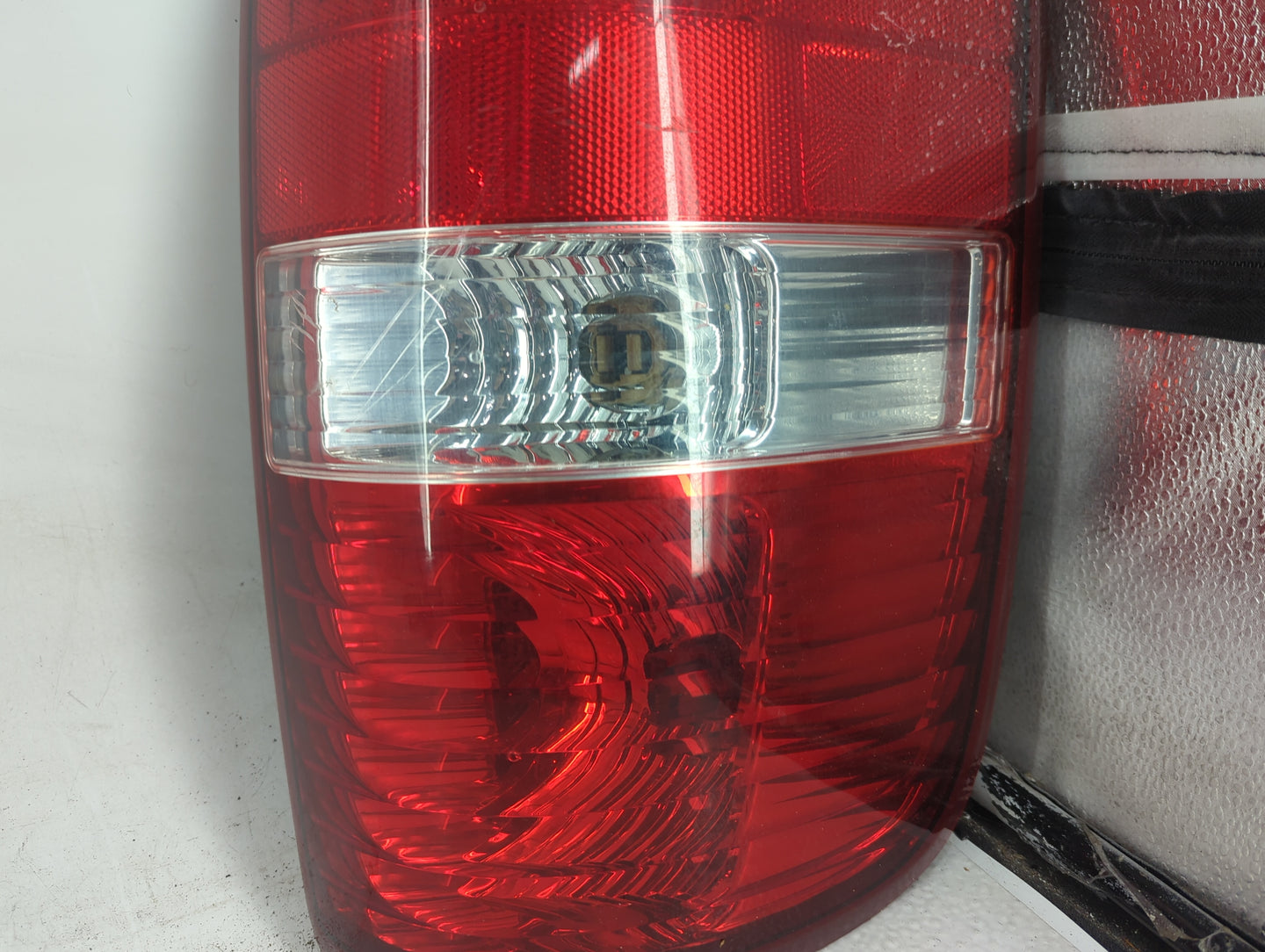 2004-2008 Ford F-150 Tail Light Assembly Driver Left OEM P/N:4L34-13B505-A Fits Fits 2004 2005 2006 2007 2008 OEM Used Auto 