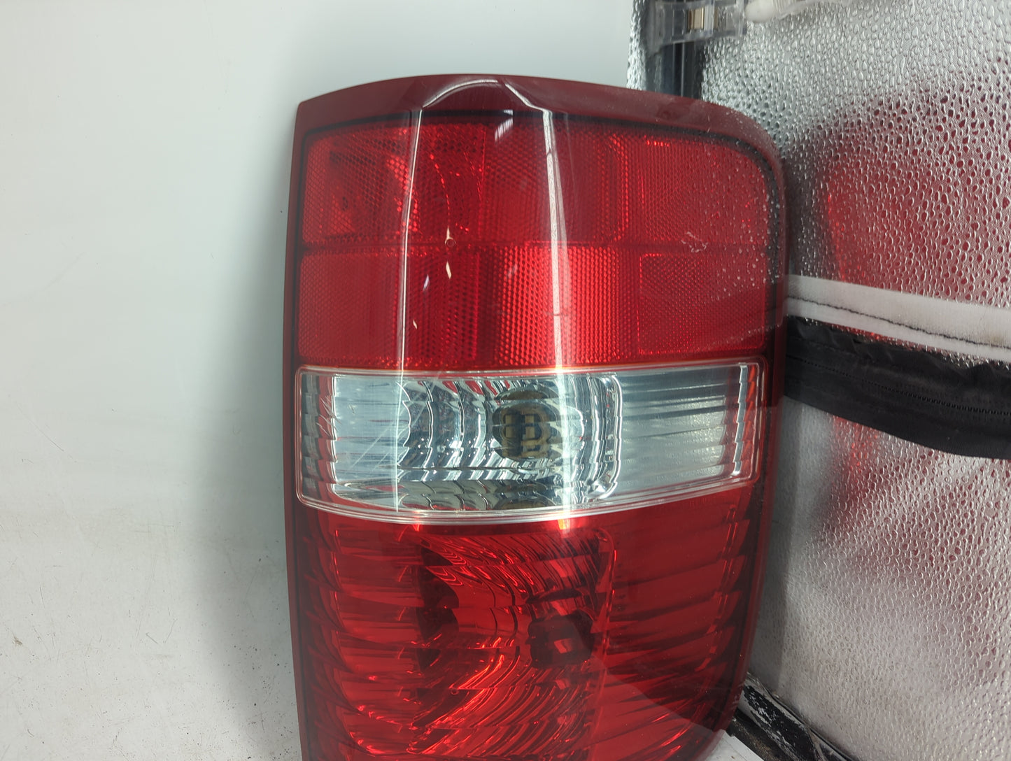 2004-2008 Ford F-150 Tail Light Assembly Driver Left OEM P/N:4L34-13B505-A Fits Fits 2004 2005 2006 2007 2008 OEM Used Auto 