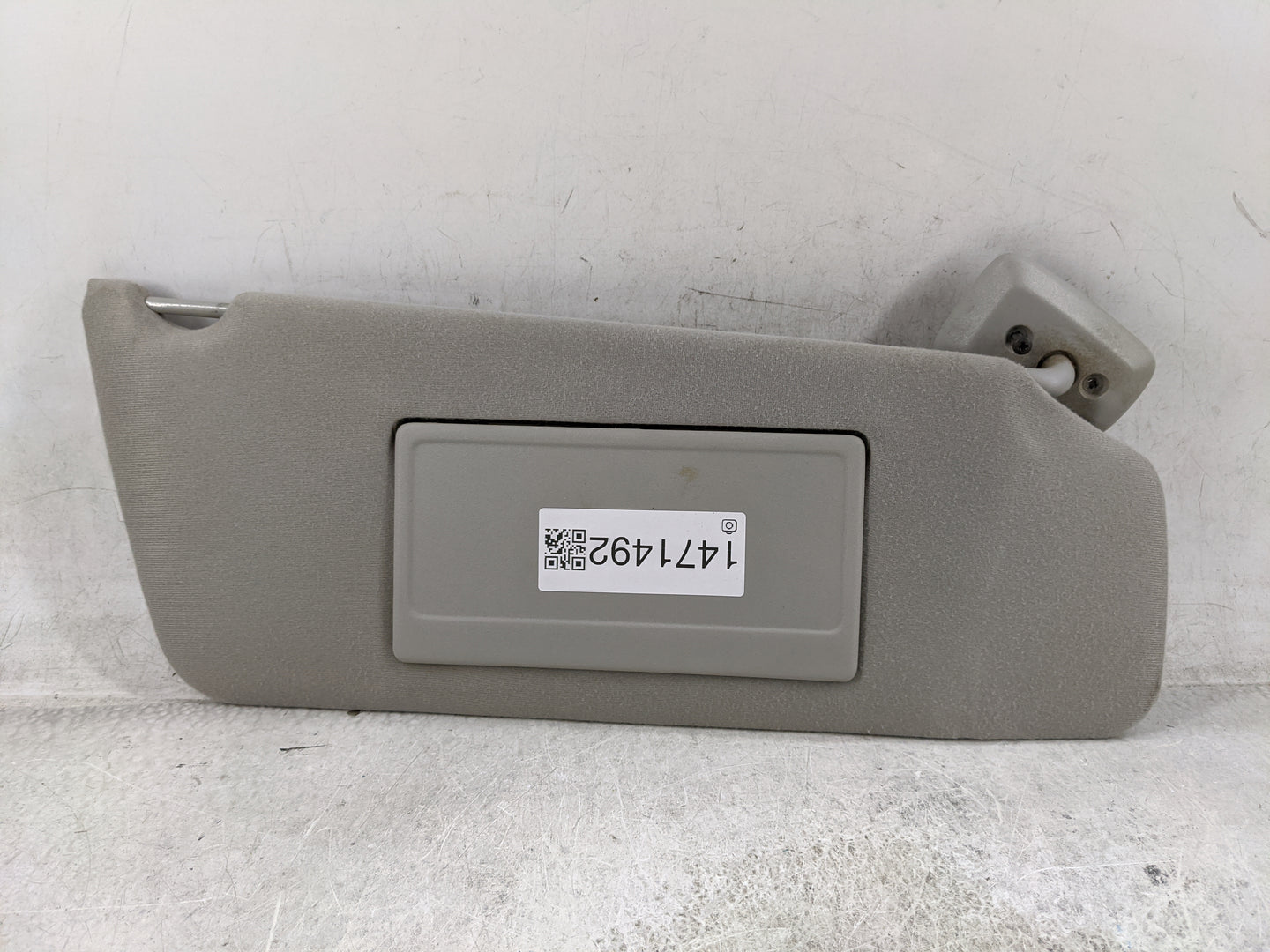2004-2008 Ford F-150 Sun Visor Shade Replacement Passenger Right Mirror Fits Fits 2004 2005 2006 2007 2008 OEM Used Auto Par