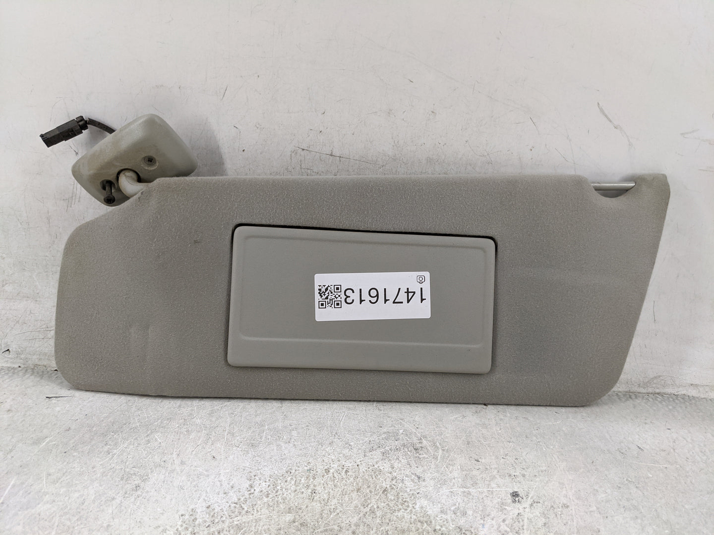 2004-2008 Ford F-150 Sun Visor Shade Replacement Driver Left Mirror Fits Fits 2004 2005 2006 2007 2008 OEM Used Auto Parts -