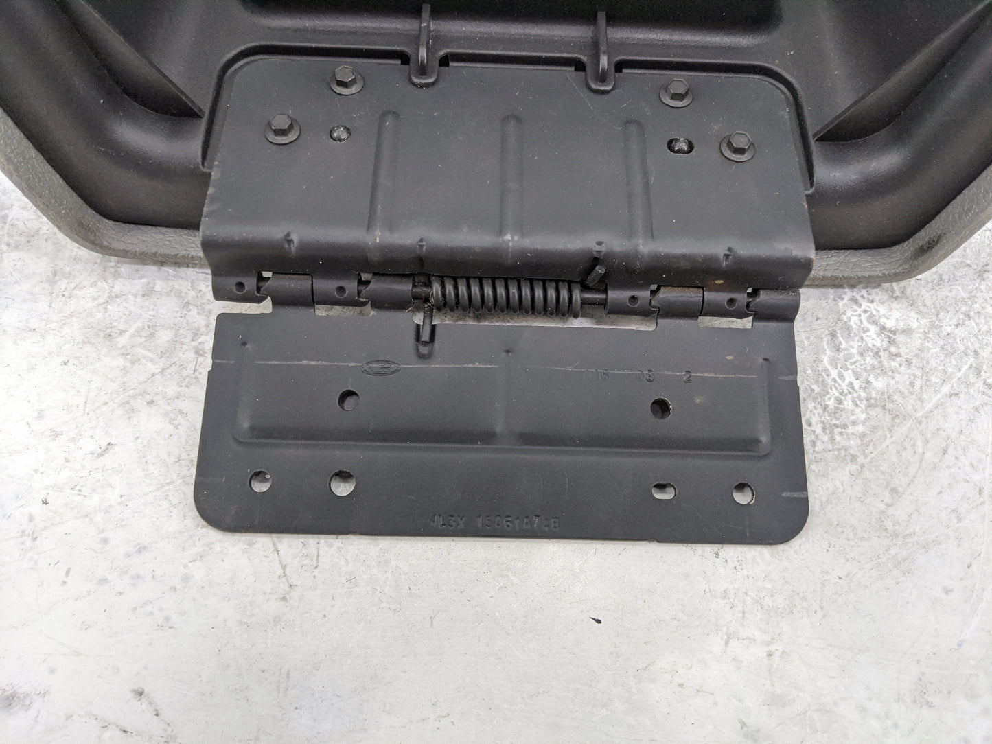 2008 Ford F-150 Center Console Armrest Cover Lid P/N:JL3X 15061A76 Fits OEM Used Auto Parts - Oemusedautoparts1.com