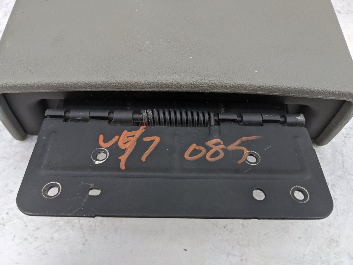 2008 Ford F-150 Center Console Armrest Cover Lid P/N:JL3X 15061A76 Fits OEM Used Auto Parts - Oemusedautoparts1.com