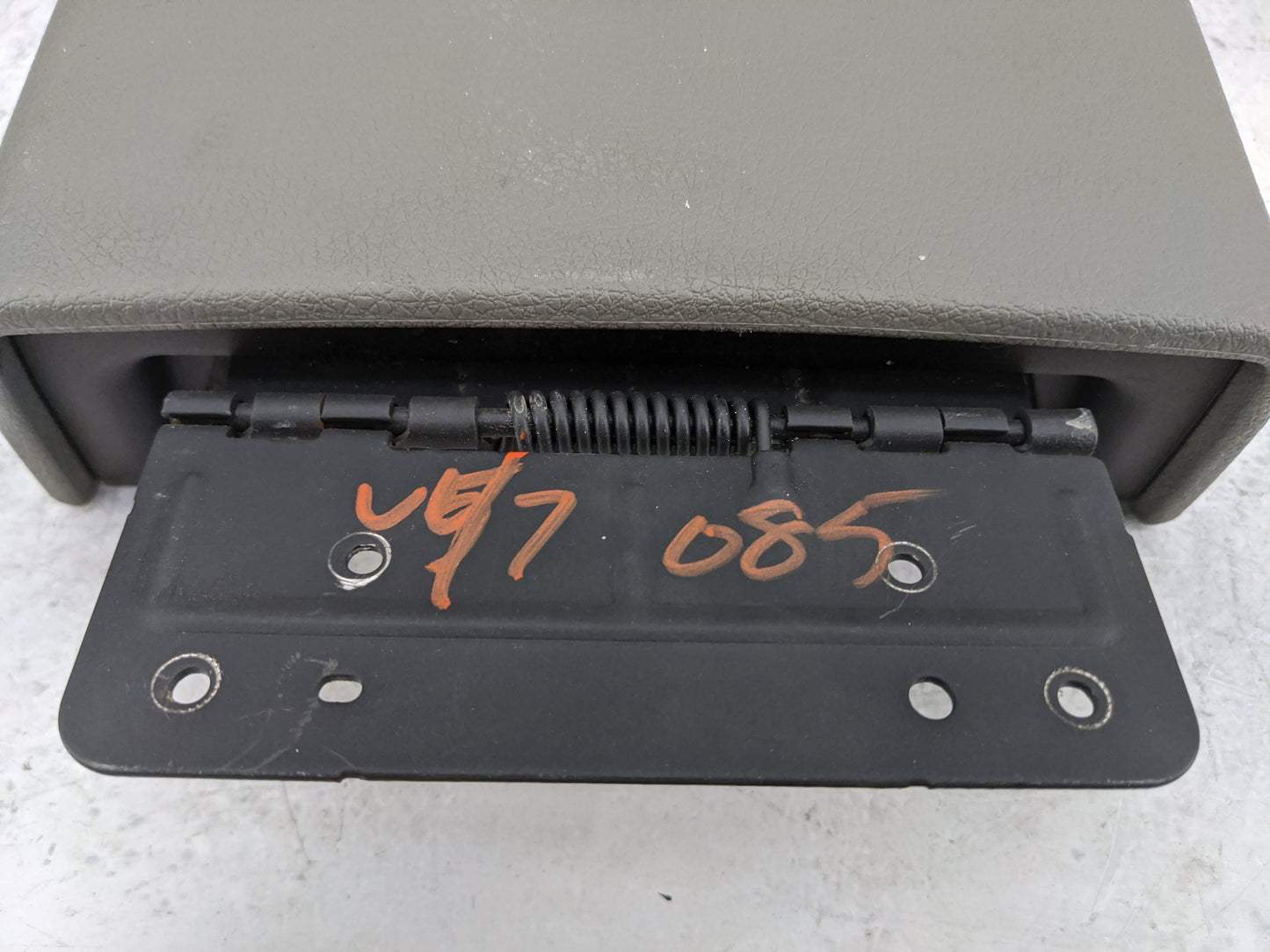 2008 Ford F-150 Center Console Armrest Cover Lid P/N:JL3X 15061A76 Fits OEM Used Auto Parts - Oemusedautoparts1.com