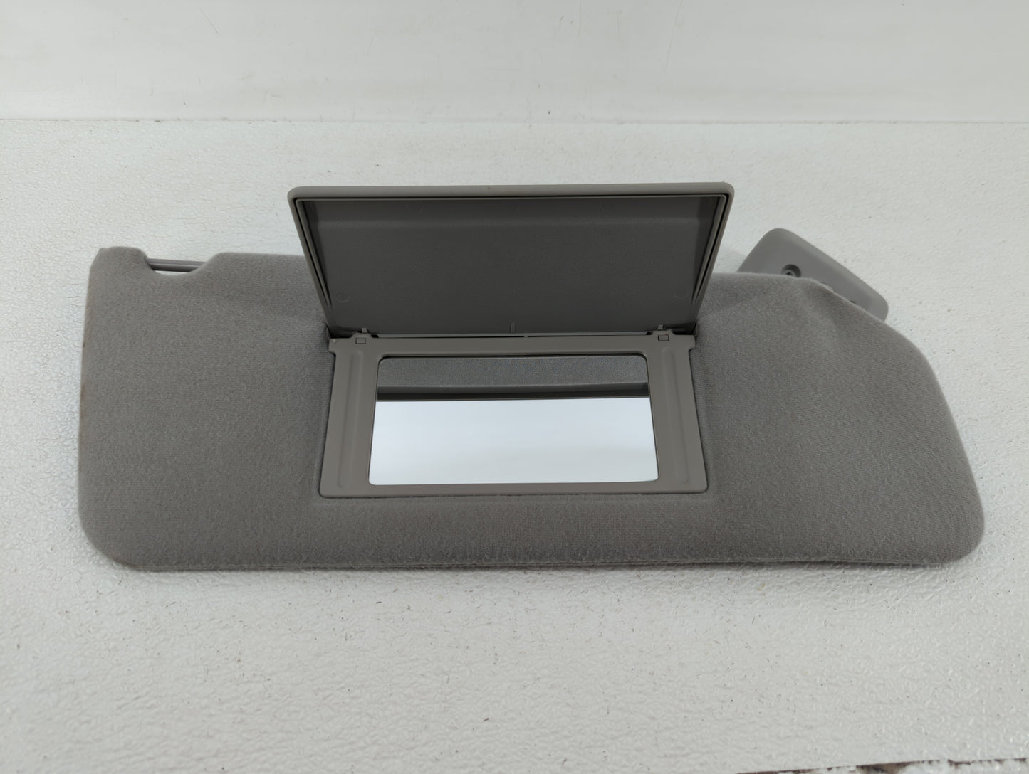 2004-2008 Ford F-150 Sun Visor Shade Replacement Passenger Right Mirror Fits Fits 2004 2005 2006 2007 2008 OEM Used Auto Par
