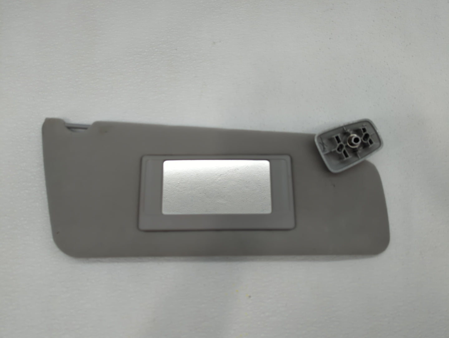 2004-2008 Ford F-150 Sun Visor Shade Replacement Passenger Right Mirror Fits Fits 2004 2005 2006 2007 2008 OEM Used Auto Par