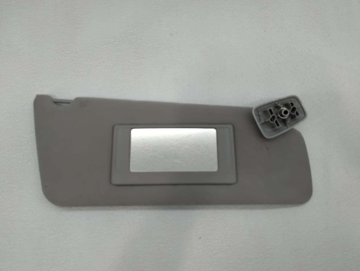 2004-2008 Ford F-150 Sun Visor Shade Replacement Passenger Right Mirror Fits Fits 2004 2005 2006 2007 2008 OEM Used Auto Par