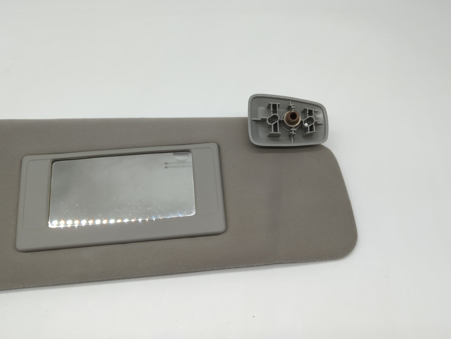 2004-2008 Ford F-150 Sun Visor Shade Replacement Passenger Right Mirror Fits Fits 2004 2005 2006 2007 2008 OEM Used Auto Par