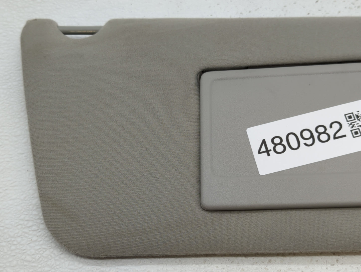 2004-2008 Ford F-150 Sun Visor Shade Replacement Passenger Right Mirror Fits Fits 2004 2005 2006 2007 2008 OEM Used Auto Par