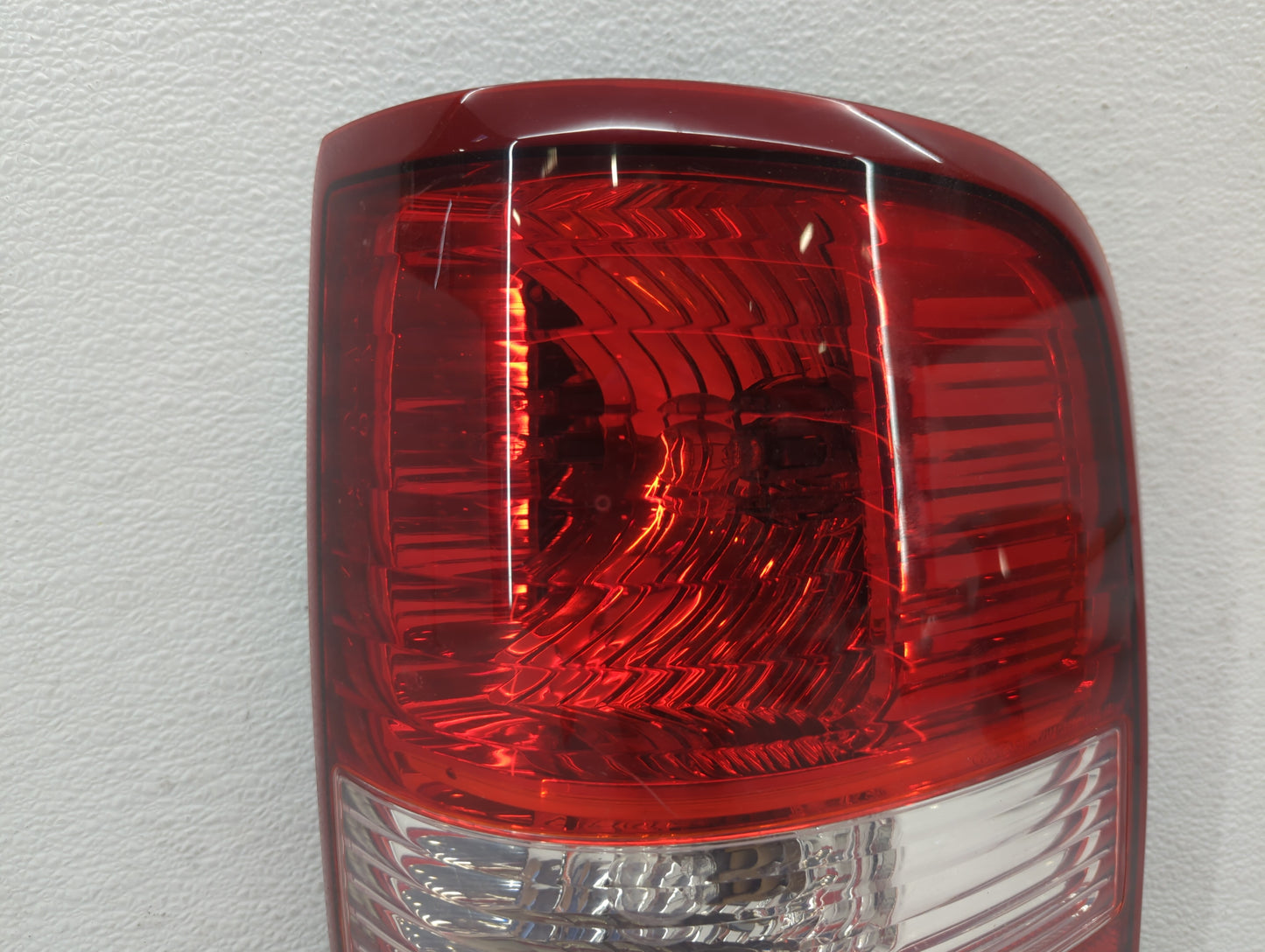 2004-2008 Ford F-150 Tail Light Assembly Passenger Right OEM P/N:5L34-13B504-C 6L34-13B504-A Fits Fits 2004 2005 2006 2007 2