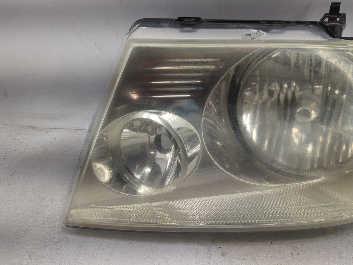 2004-2008 Ford F-150 Driver Left Oem Head Light Headlight Lamp 5031178 - Oemusedautoparts1.com