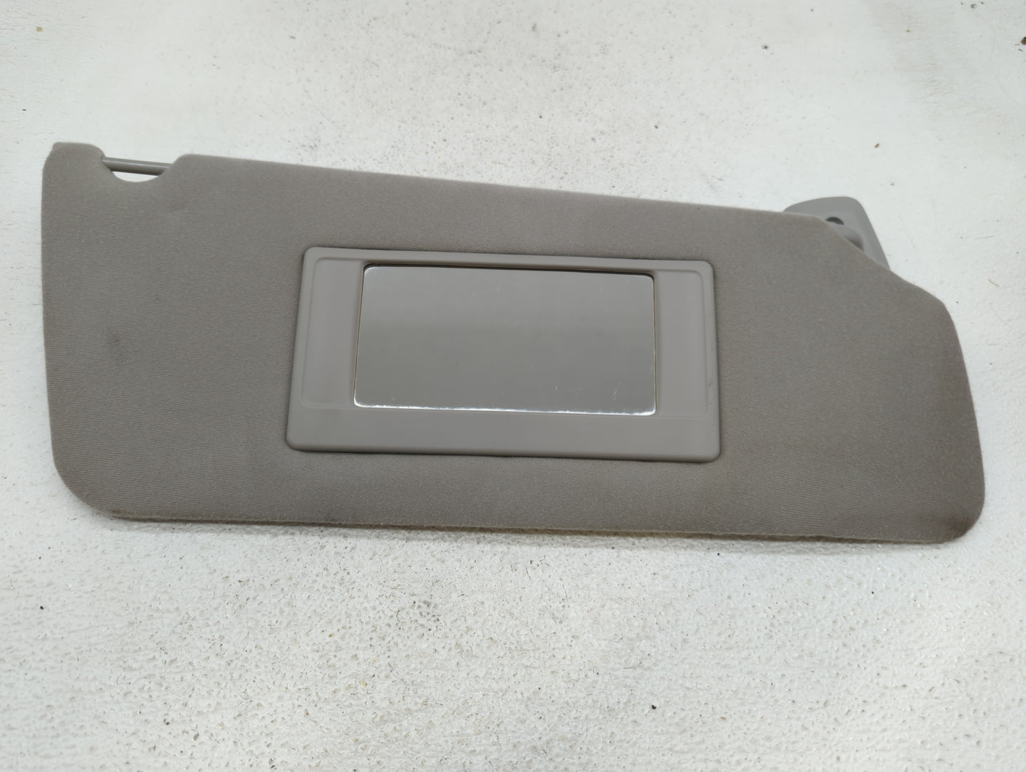 2004-2008 Ford F-150 Sun Visor Shade Replacement Passenger Right Mirror Fits Fits 2004 2005 2006 2007 2008 OEM Used Auto Par