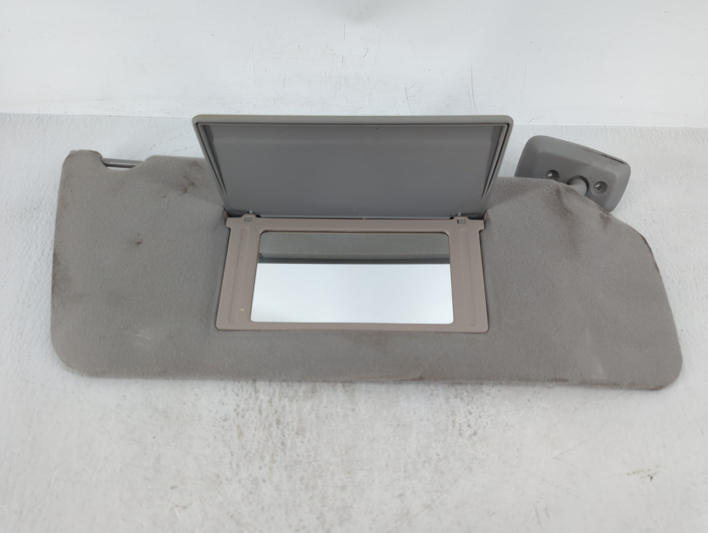 2004-2008 Ford F-150 Sun Visor Shade Replacement Passenger Right Mirror Fits Fits 2004 2005 2006 2007 2008 OEM Used Auto Par