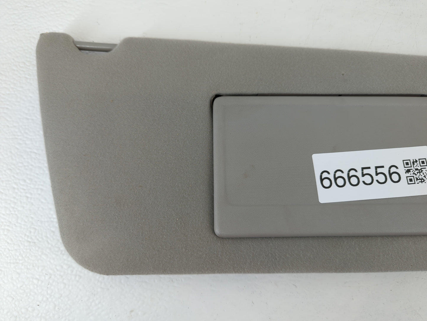 2004-2008 Ford F-150 Sun Visor Shade Replacement Passenger Right Mirror Fits Fits 2004 2005 2006 2007 2008 OEM Used Auto Par