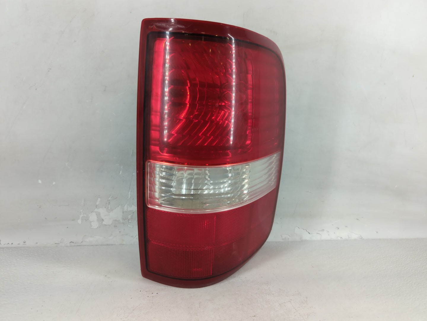 2006-2008 Ford F-150 Tail Light Assembly Passenger Right OEM Fits Fits 2006 2007 2008 OEM Used Auto Parts - Oemusedautoparts
