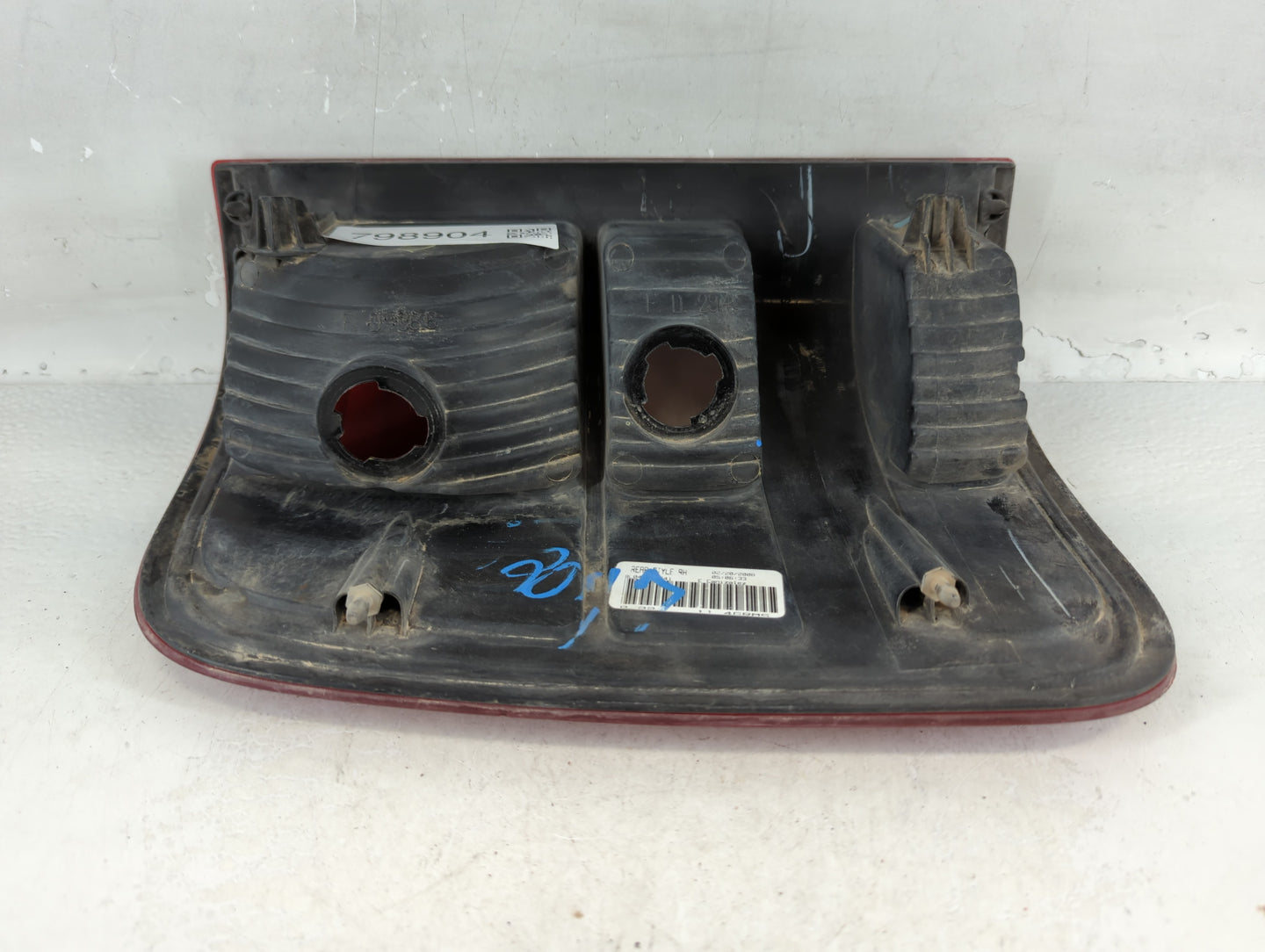 2006-2008 Ford F-150 Tail Light Assembly Passenger Right OEM Fits Fits 2006 2007 2008 OEM Used Auto Parts - Oemusedautoparts