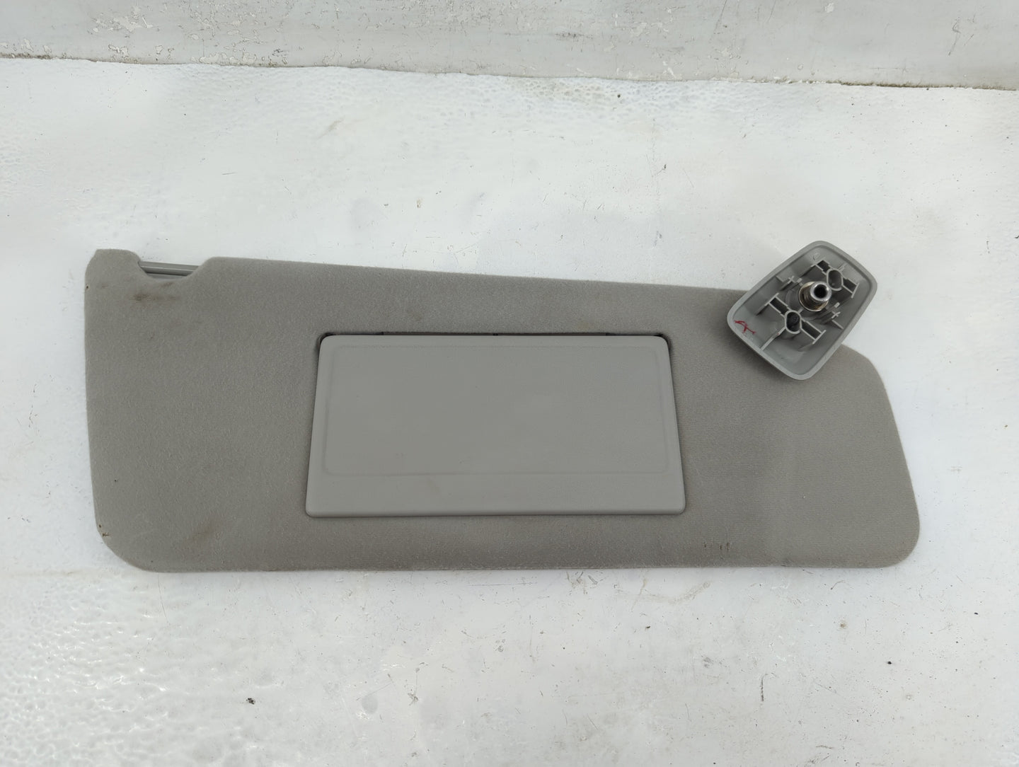 2004-2008 Ford F-150 Sun Visor Shade Replacement Passenger Right Mirror Fits Fits 2004 2005 2006 2007 2008 OEM Used Auto Par