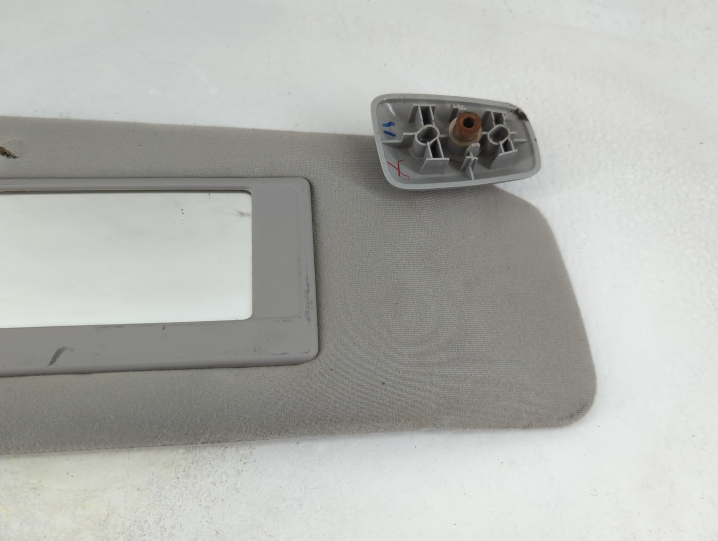 2004-2008 Ford F-150 Sun Visor Shade Replacement Passenger Right Mirror Fits Fits 2004 2005 2006 2007 2008 OEM Used Auto Par