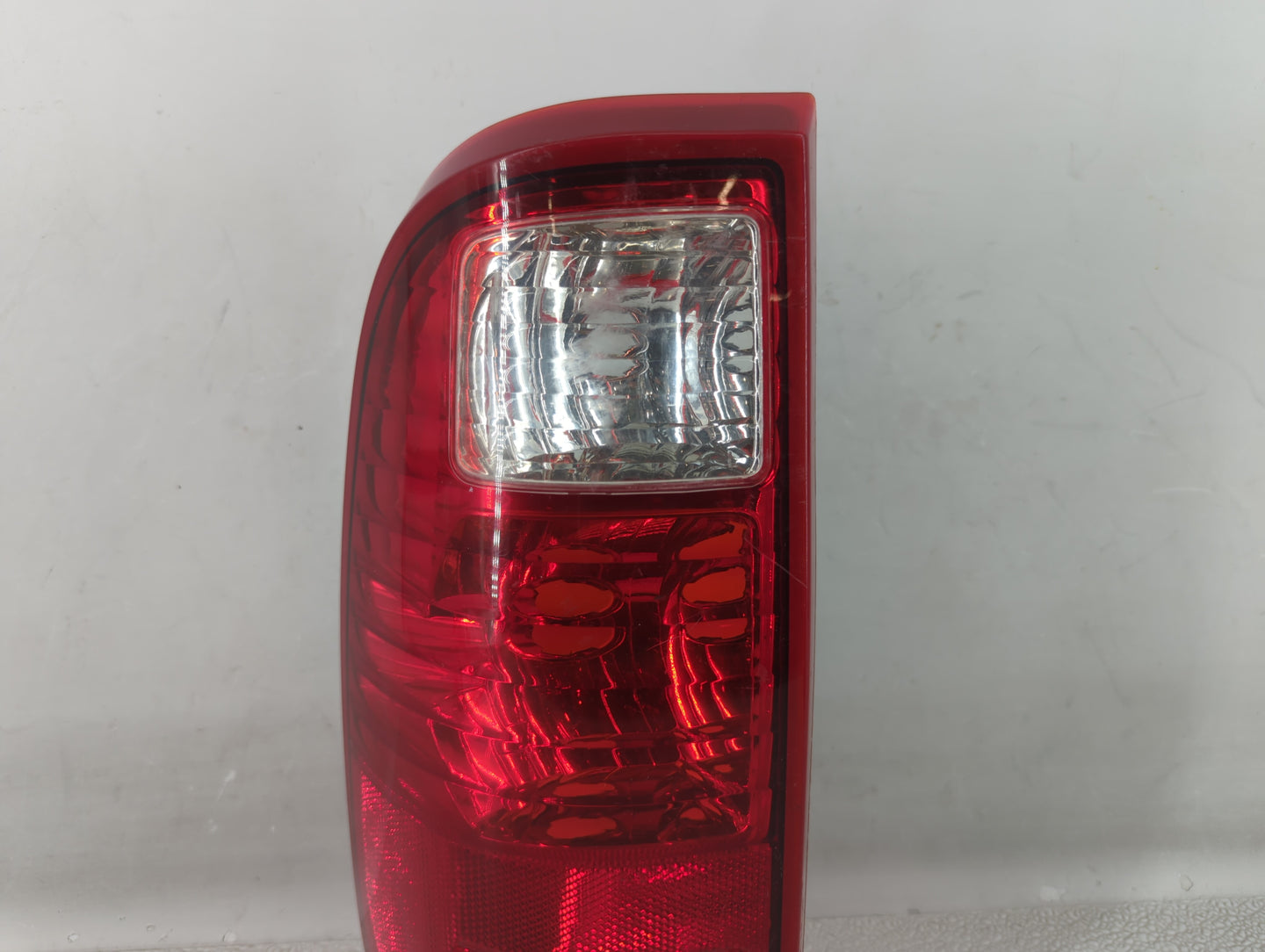 2008-2016 Ford F-250 Super Duty Tail Light Assembly Passenger Right OEM Fits Fits 2008 2009 2010 2011 2012 2013 2014 2015 20