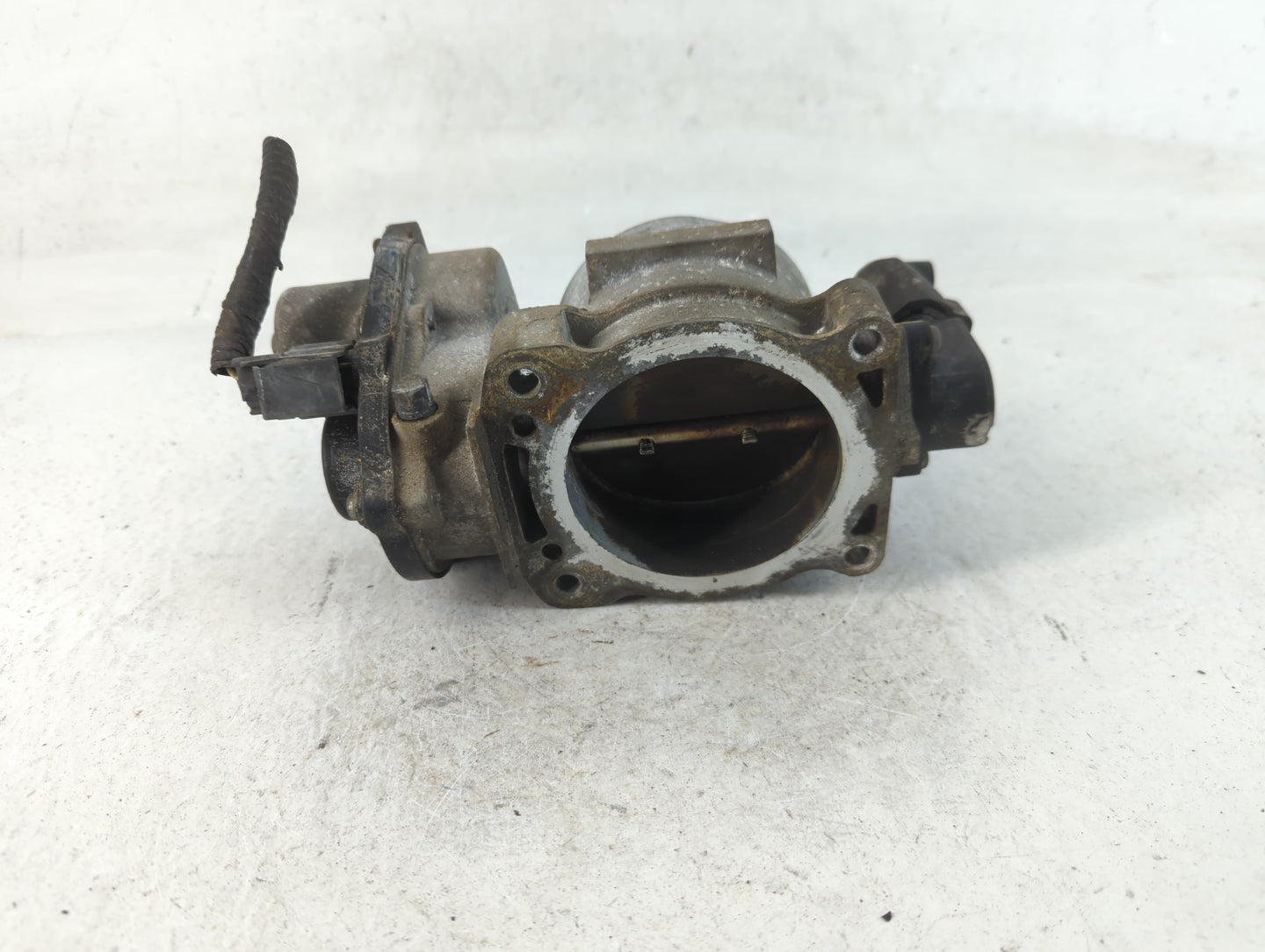 2005-2010 Ford F-250 Super Duty Throttle Body P/N:6L3E-AA Fits Fits 2004 2005 2006 2007 2008 2009 2010 OEM Used Auto Parts -