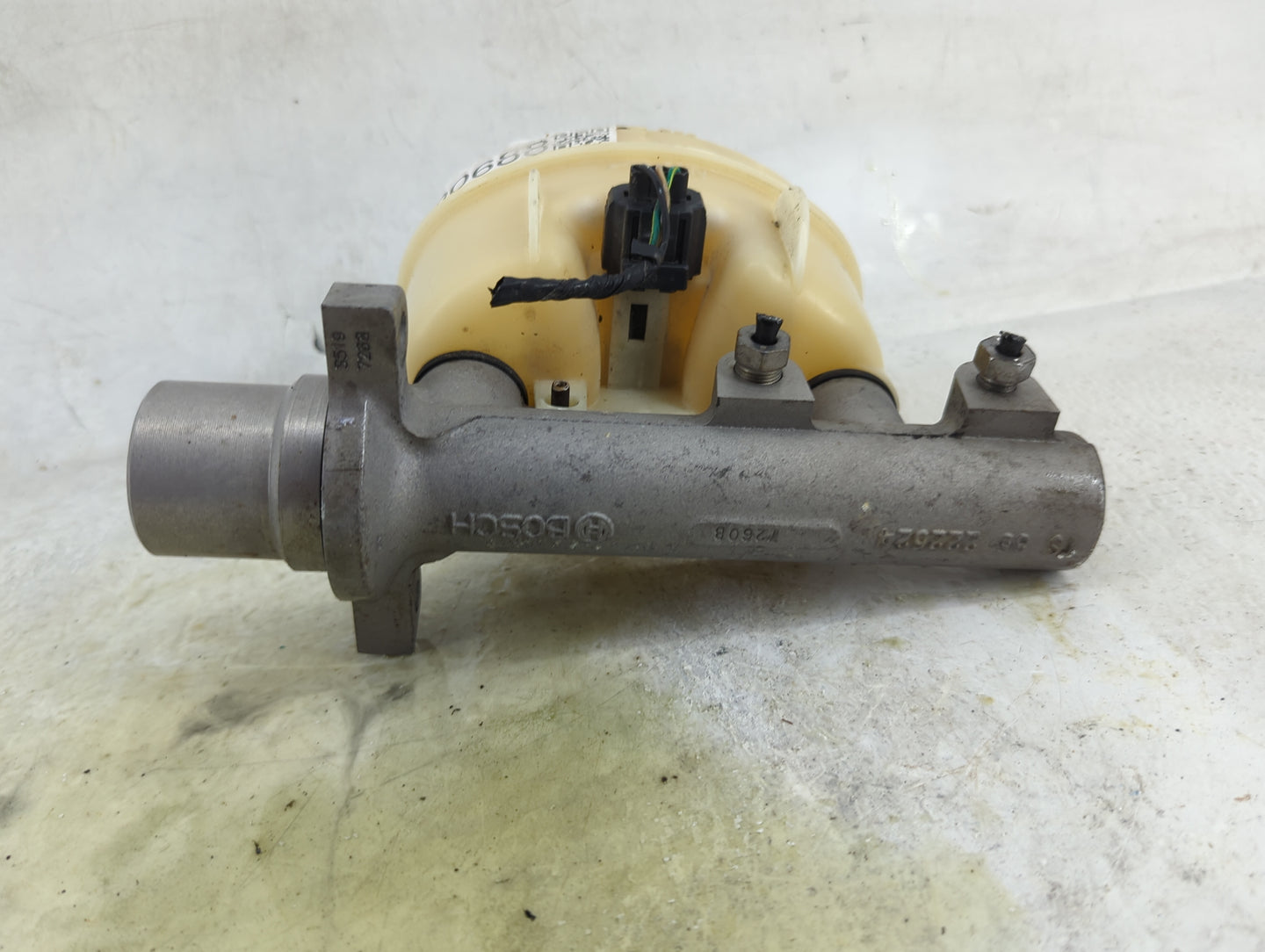 Ford F150 Brake Master Cylinder 1490688 - Oemusedautoparts1.com