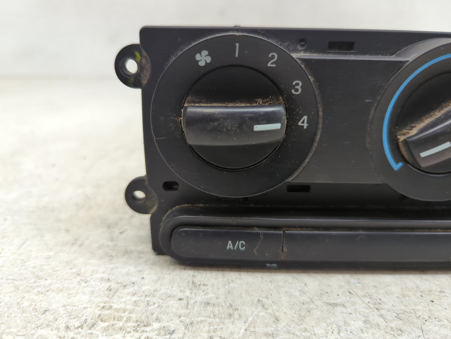 2008 Ford F250sd Climate Control Module Temperature AC/Heater Replacement P/N:PMAE00048395 Fits Fits 2009 2010 OEM Used Auto
