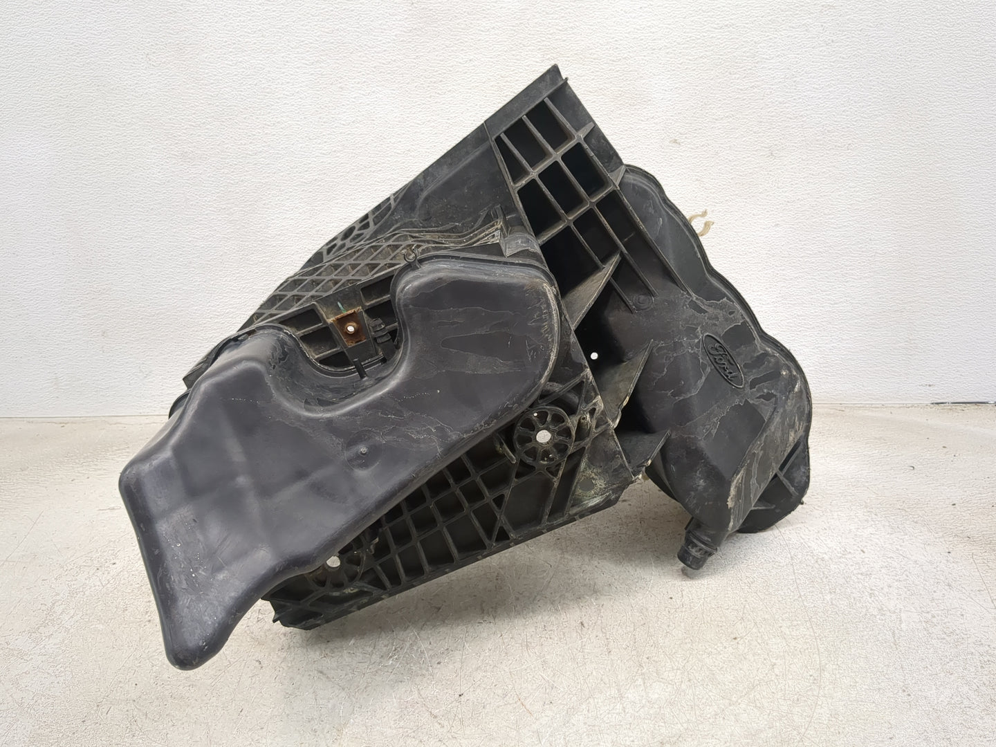 Ford F250sd Radiator Coolant Overflow Expansion Tank Bottle - Oemusedautoparts1.com