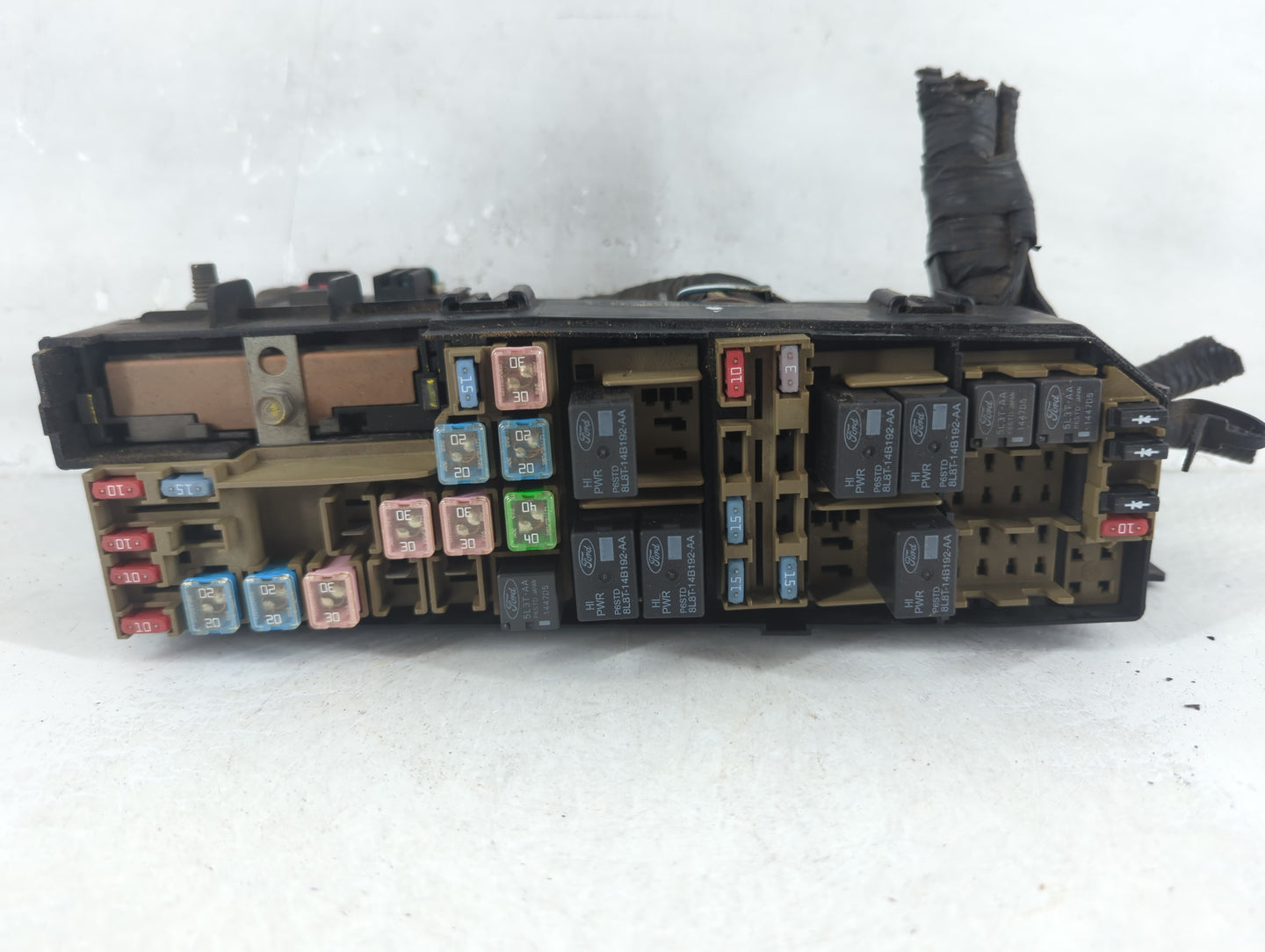 2008-2018 Ford Focus Fusebox Fuse Box Relay Module Tipm 8s4t-14a003 Ac - Oemusedautoparts1.com