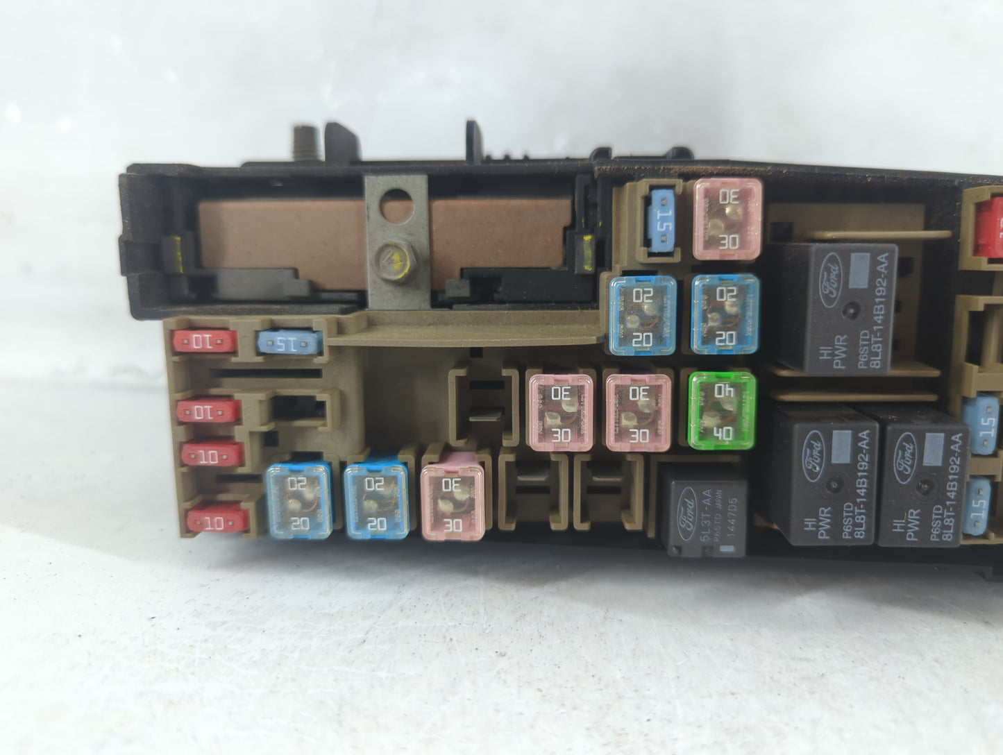 2008-2018 Ford Focus Fusebox Fuse Box Relay Module Tipm 8s4t-14a003 Ac - Oemusedautoparts1.com