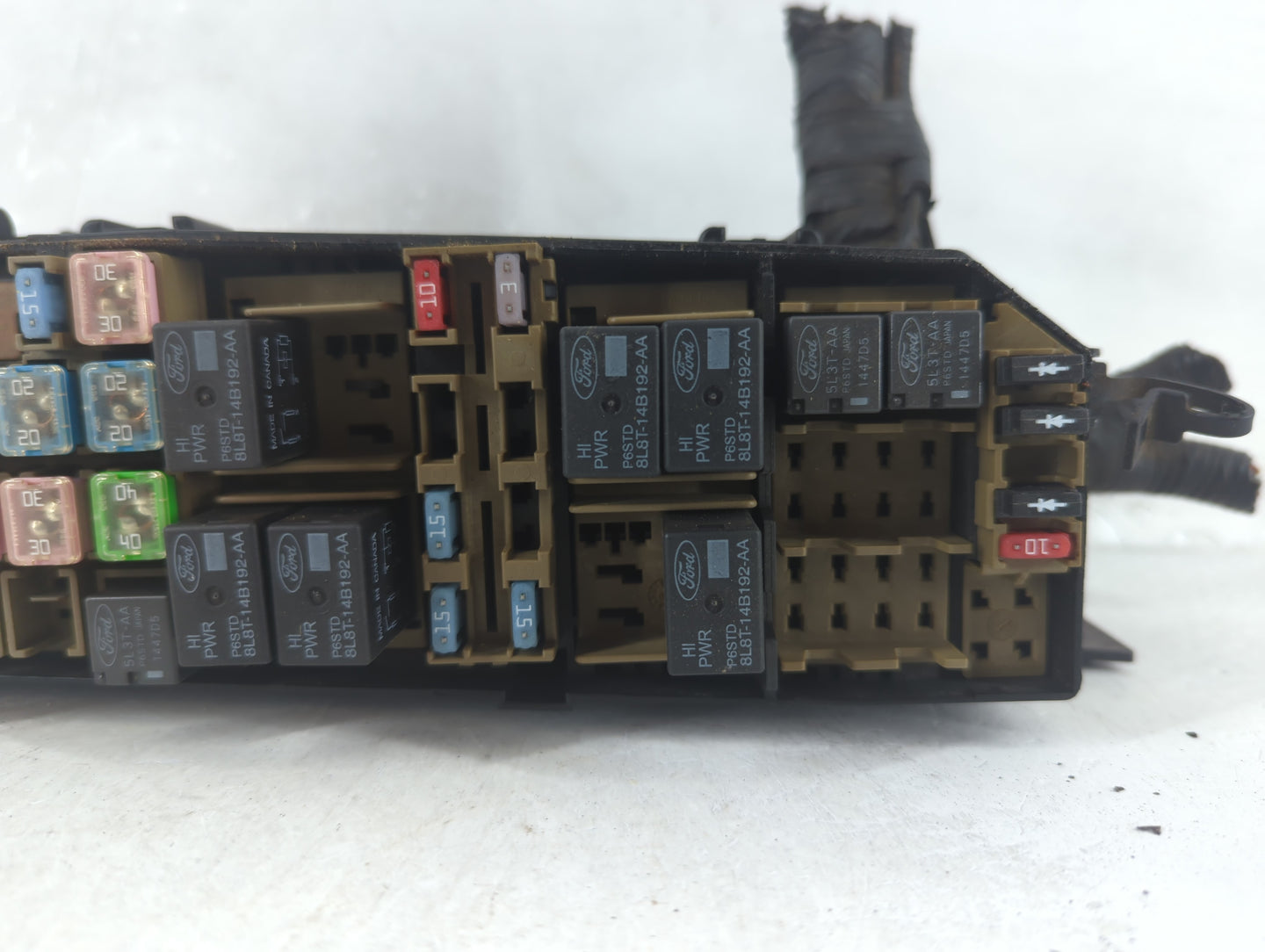 2008-2018 Ford Focus Fusebox Fuse Box Relay Module Tipm 8s4t-14a003 Ac - Oemusedautoparts1.com