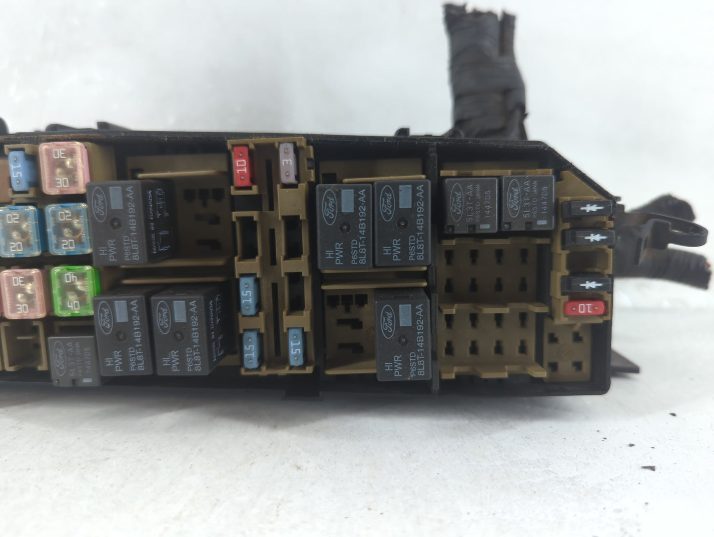 2008-2018 Ford Focus Fusebox Fuse Box Relay Module Tipm 8s4t-14a003 Ac - Oemusedautoparts1.com