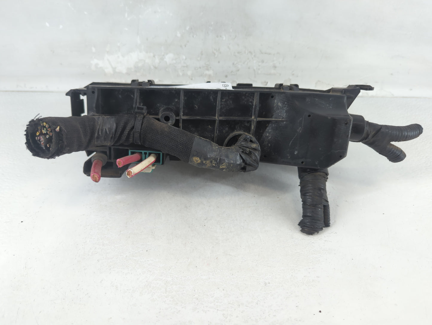 2008-2018 Ford Focus Fusebox Fuse Box Relay Module Tipm 8s4t-14a003 Ac - Oemusedautoparts1.com