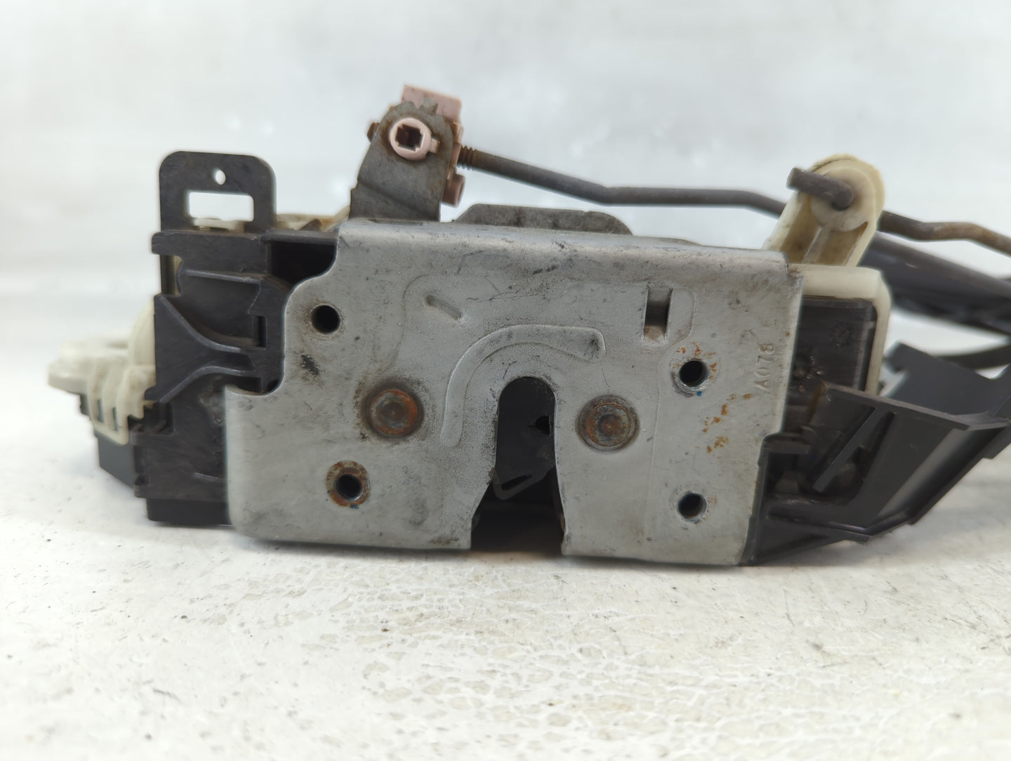 2008 Ford Focus Driver Front Door Oem - Oemusedautoparts1.com