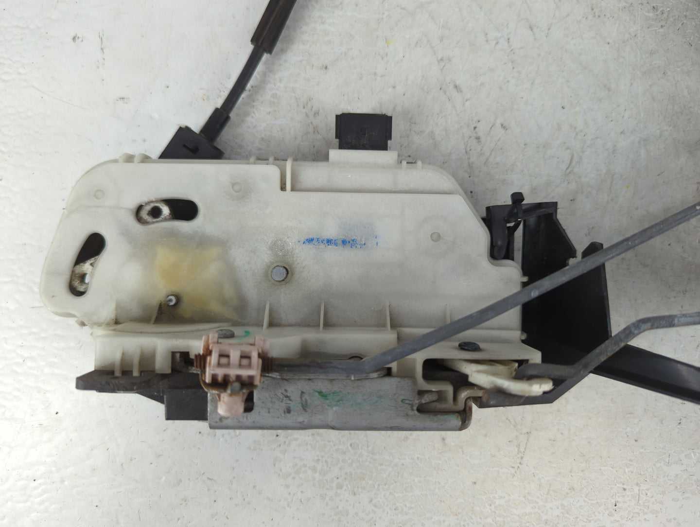 2008 Ford Focus Driver Front Door Oem - Oemusedautoparts1.com