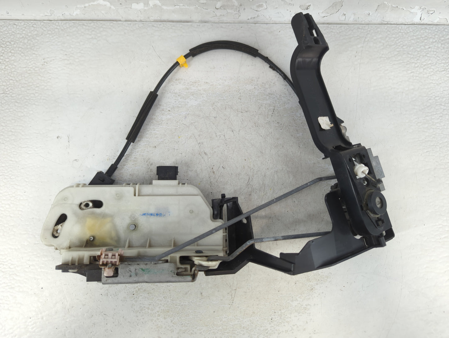 2008 Ford Focus Driver Front Door Oem - Oemusedautoparts1.com