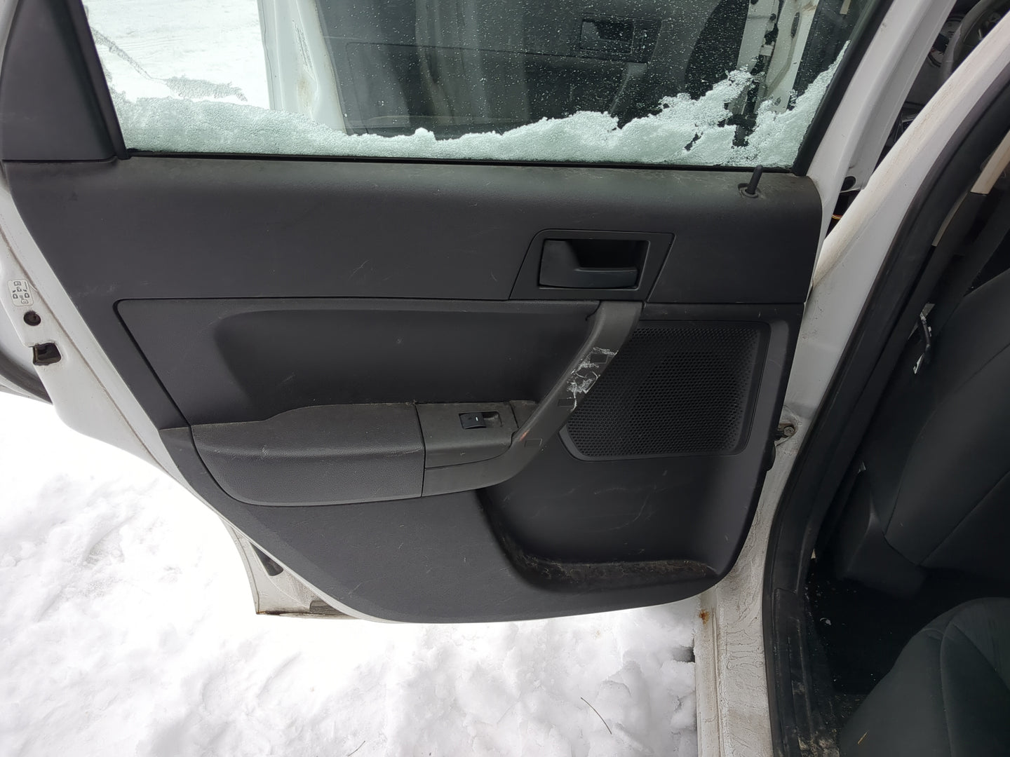 2008-2011 Ford Focus Driver Rear Door Oem 1260213 - Oemusedautoparts1.com