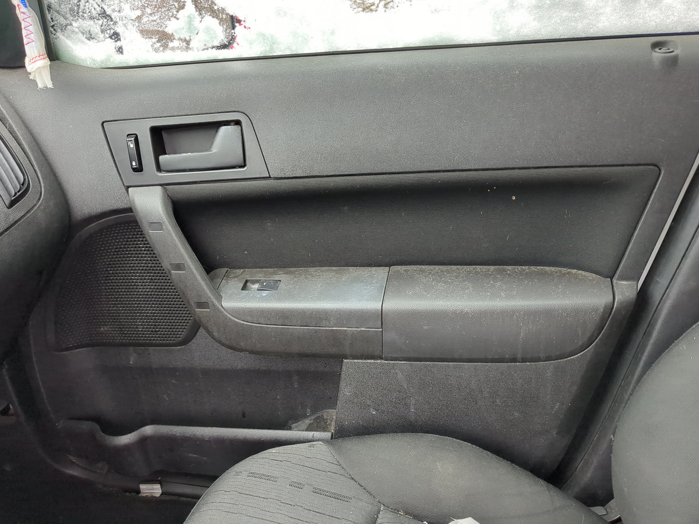 2008 Ford Focus Front Right Passenger Interior Door Panel Trim - Oemusedautoparts1.com