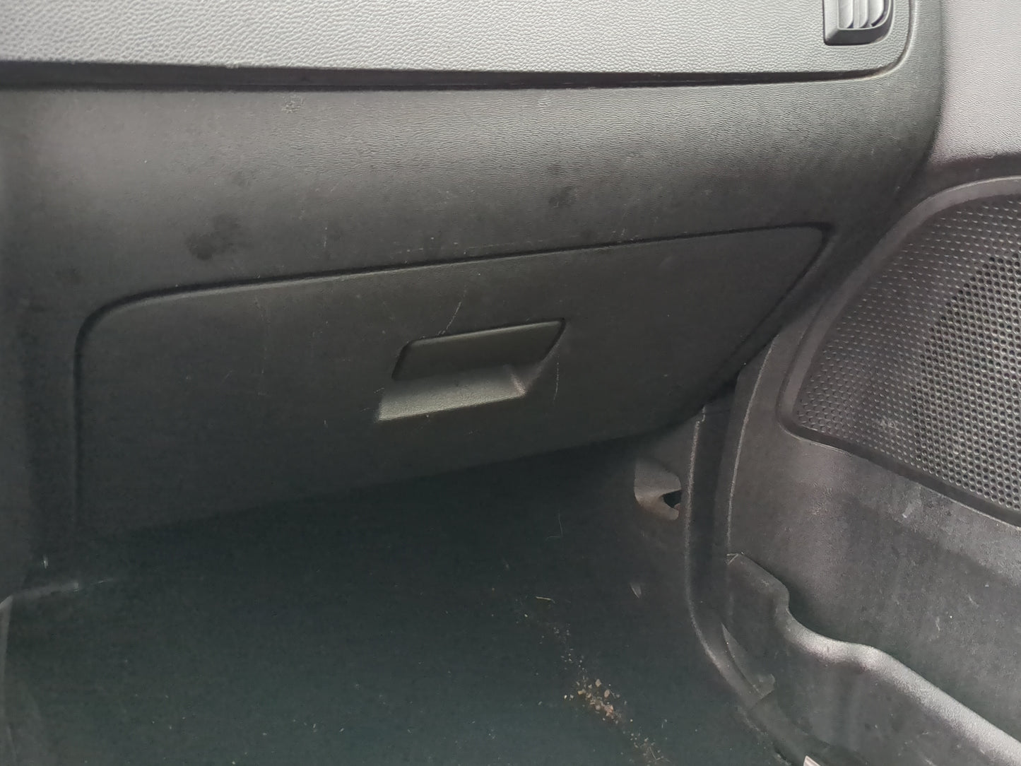 2008 Ford Focus Passenger Glove Box Door Storage Compartment 1260295 - Oemusedautoparts1.com