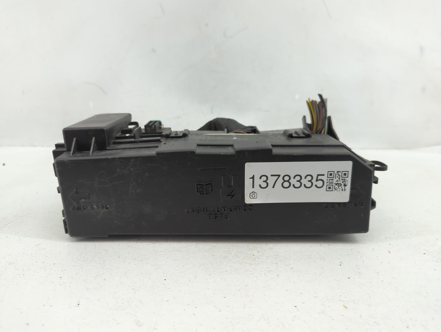 2008-2011 Ford Focus Fusebox Fuse Box Panel Relay Module P/N:3B01A0101 Fits Fits 2008 2009 2010 2011 OEM Used Auto Parts - O