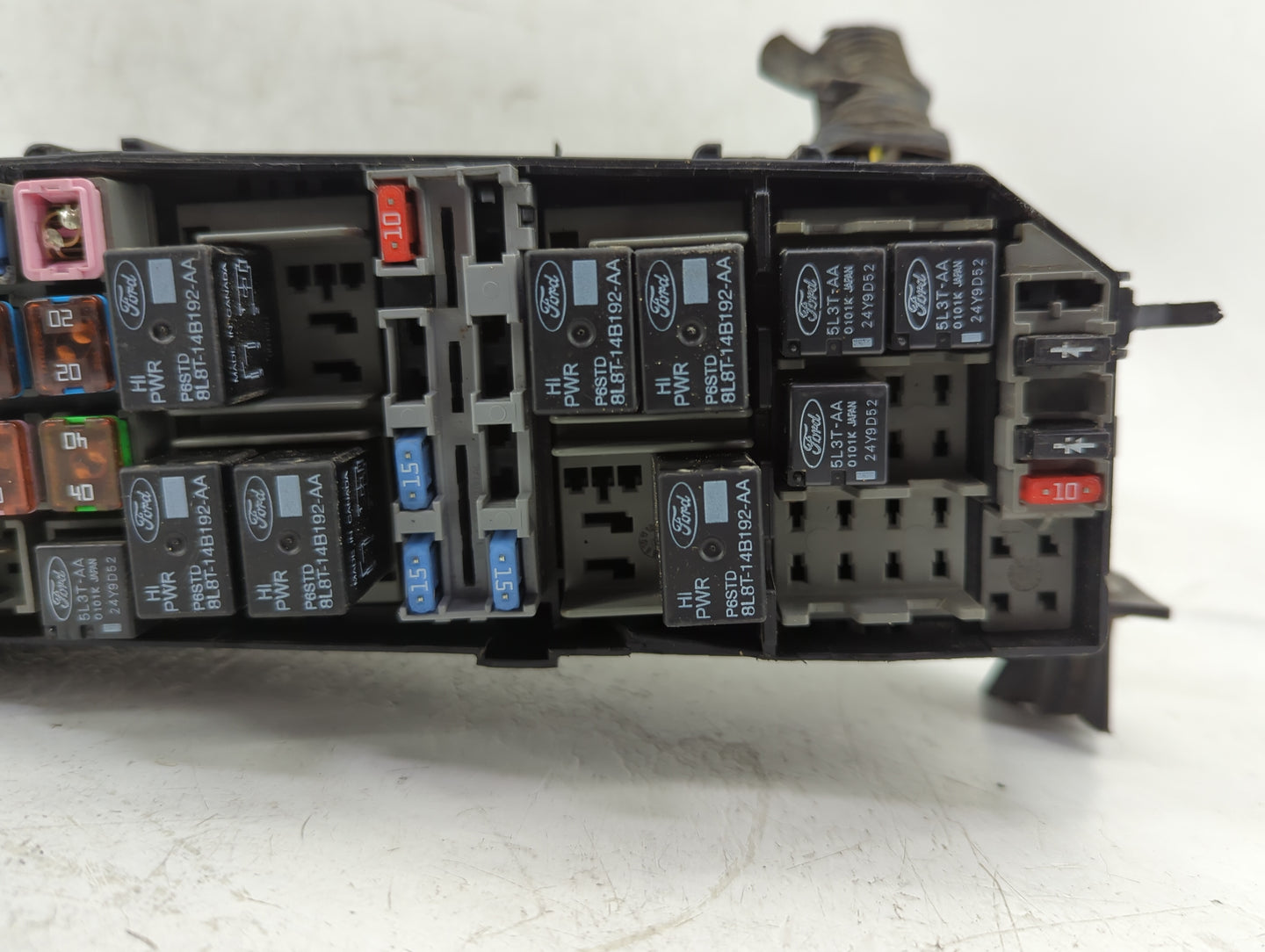 2008-2011 Ford Focus Fusebox Fuse Box Panel Relay Module P/N:3B01A0101 Fits Fits 2008 2009 2010 2011 OEM Used Auto Parts - O
