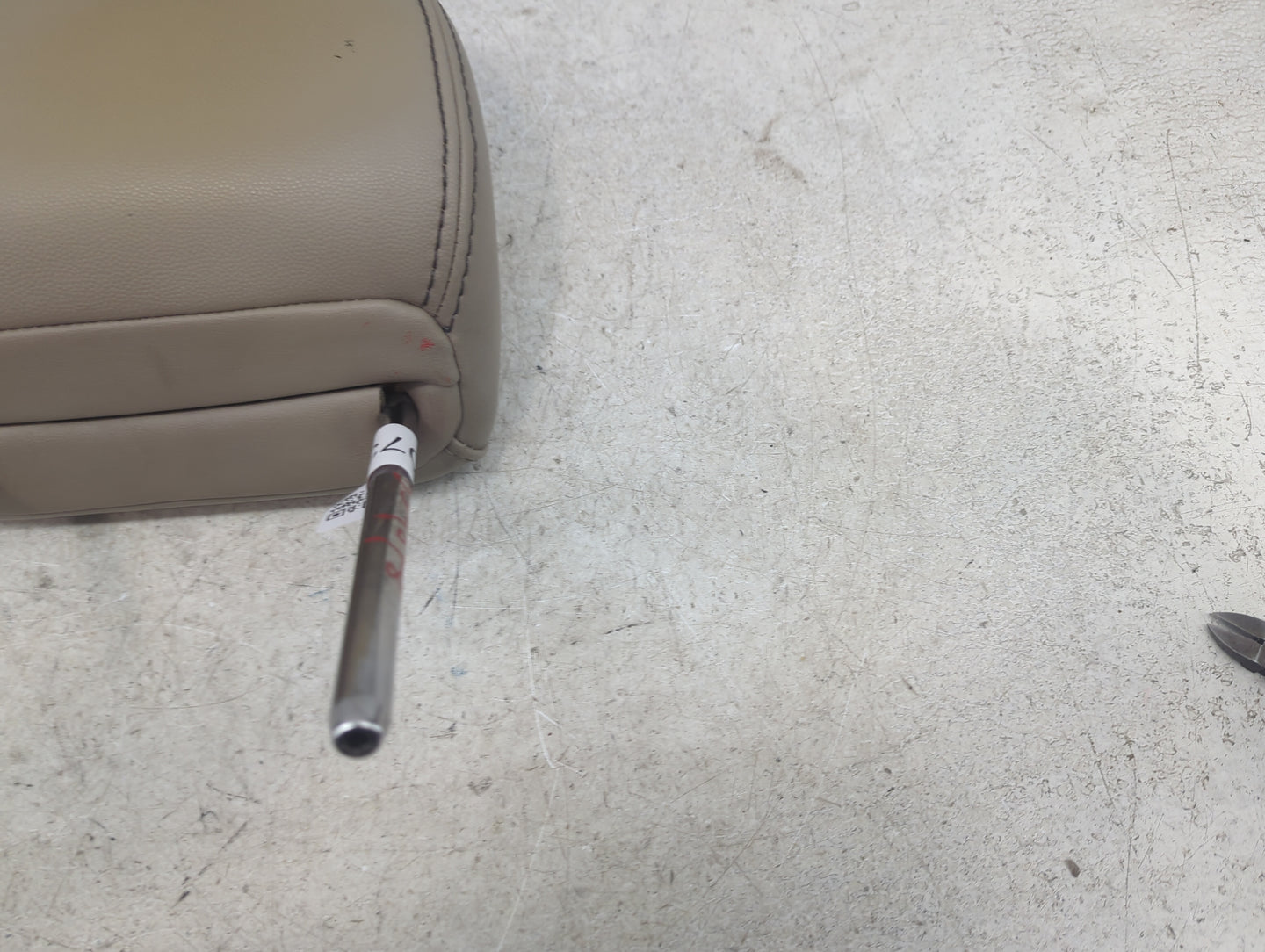2008 Ford Focus Headrest Head Rest Front Driver Passenger Seat Fits OEM Used Auto Parts - Oemusedautoparts1.com