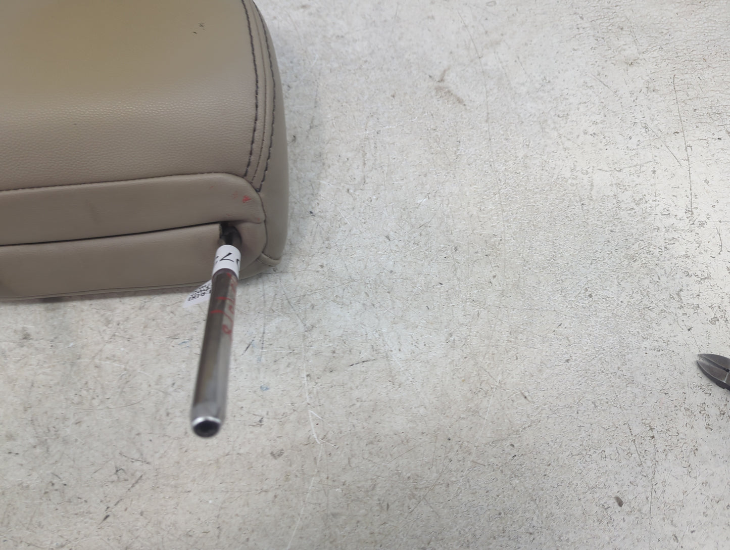 2008 Ford Focus Headrest Head Rest Front Driver Passenger Seat Fits OEM Used Auto Parts - Oemusedautoparts1.com