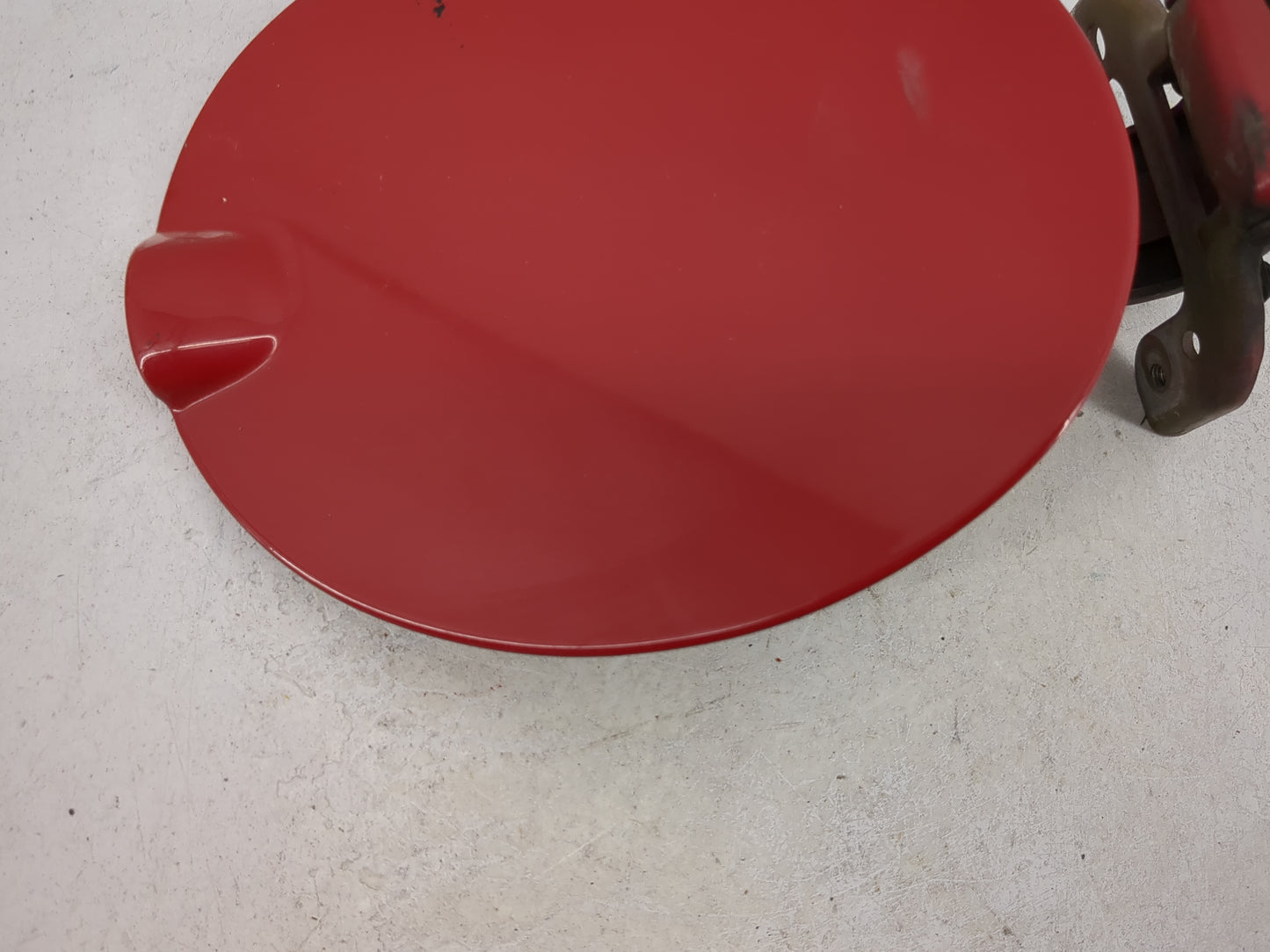 2008 Ford Focus Fuel Tank Door Lid Gas Tank Red - Oemusedautoparts1.com