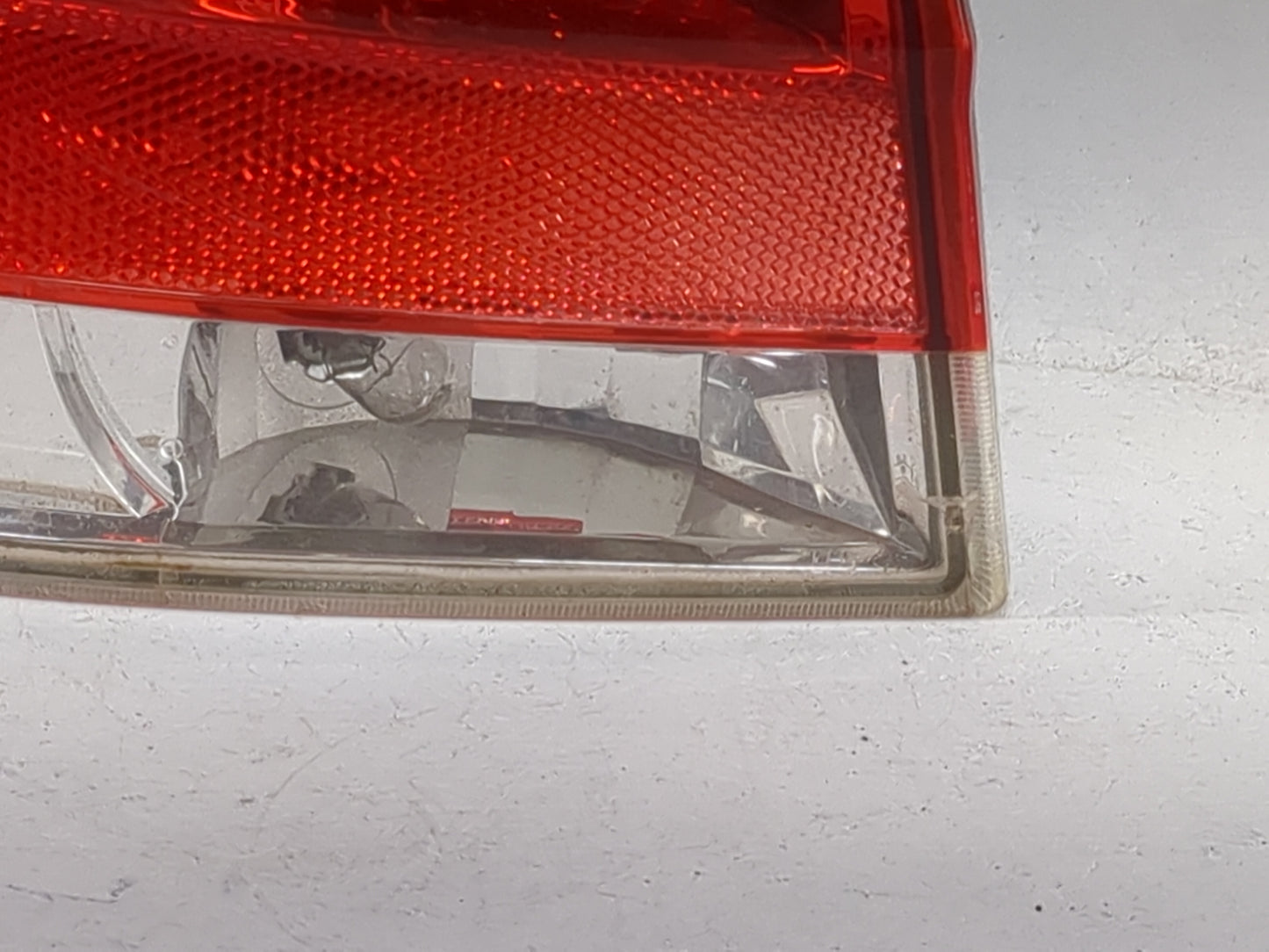 2008-2011 Ford Focus Tail Light Assembly Passenger Right OEM P/N:8S43-13B505-A 9S43-13B505-A/B Fits Fits 2008 2009 2010 2011